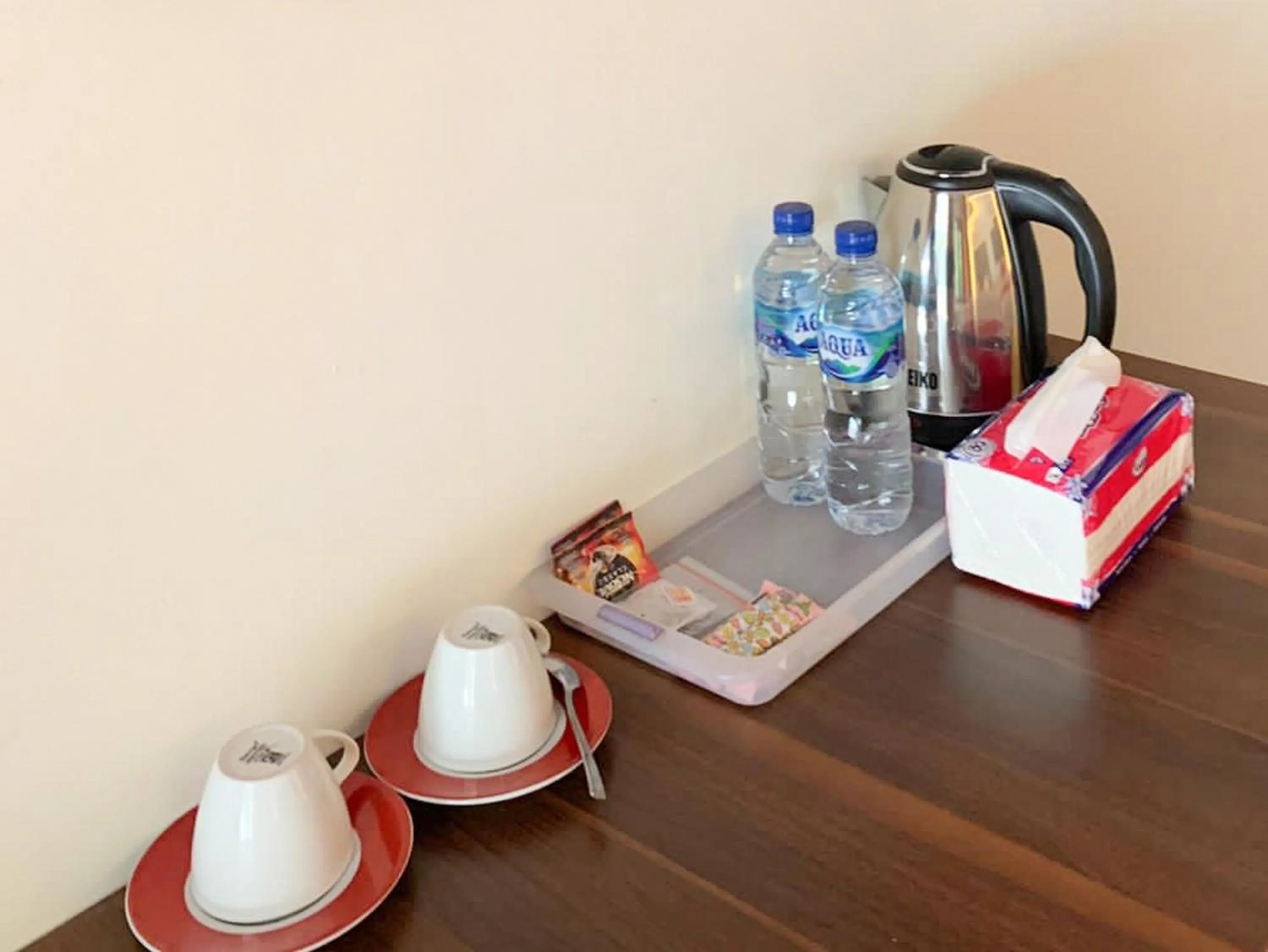 Coffee/tea facilities in RedDoorz near Museum Gunung Merapi