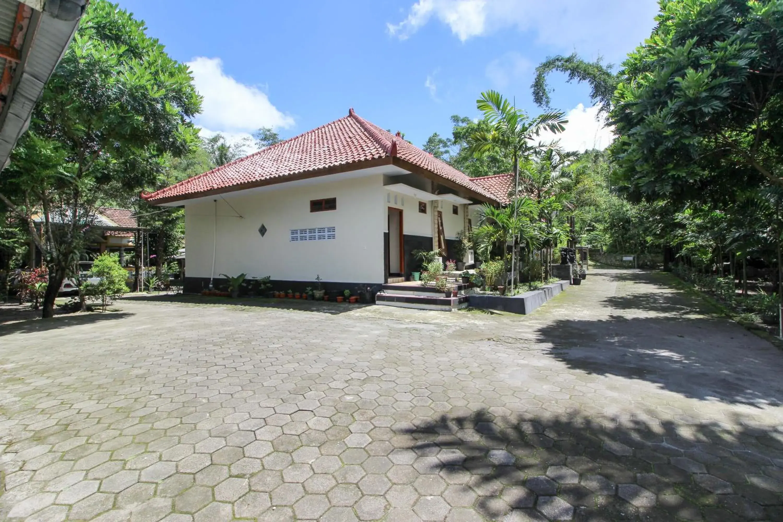 Property building in RedDoorz near Museum Gunung Merapi Property building in RedDoorz near Museum Gunung Merapi