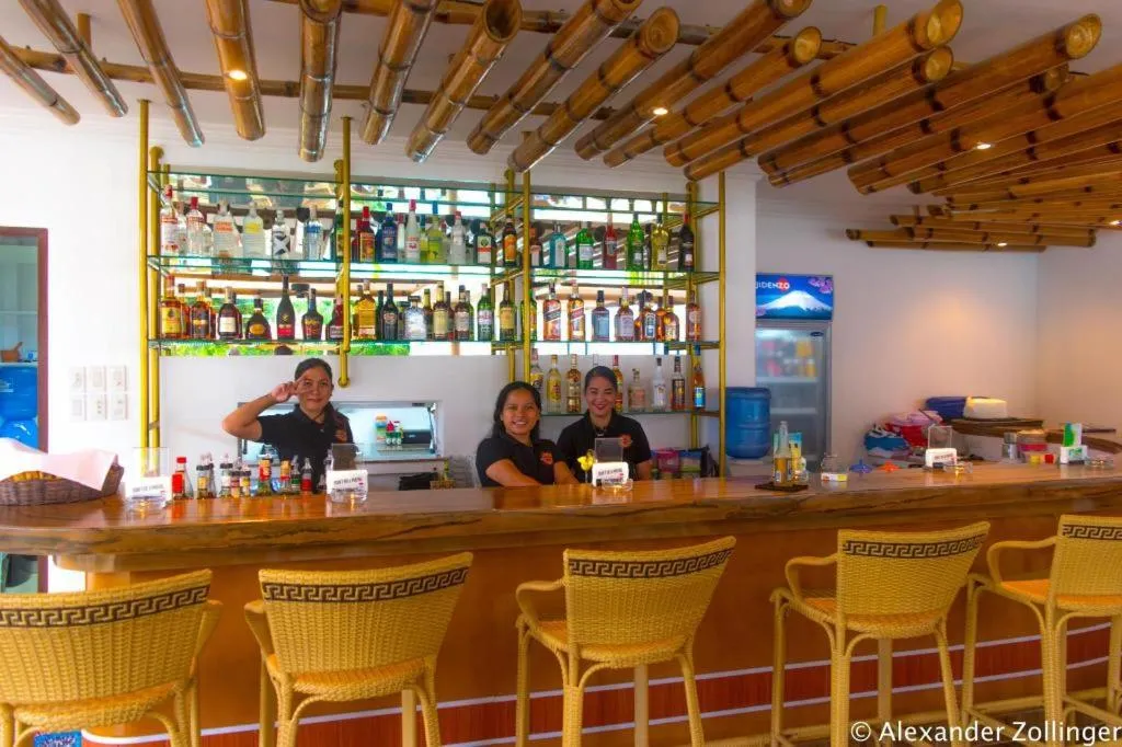 Lounge or bar in Alona Vida Beach Hill Resort