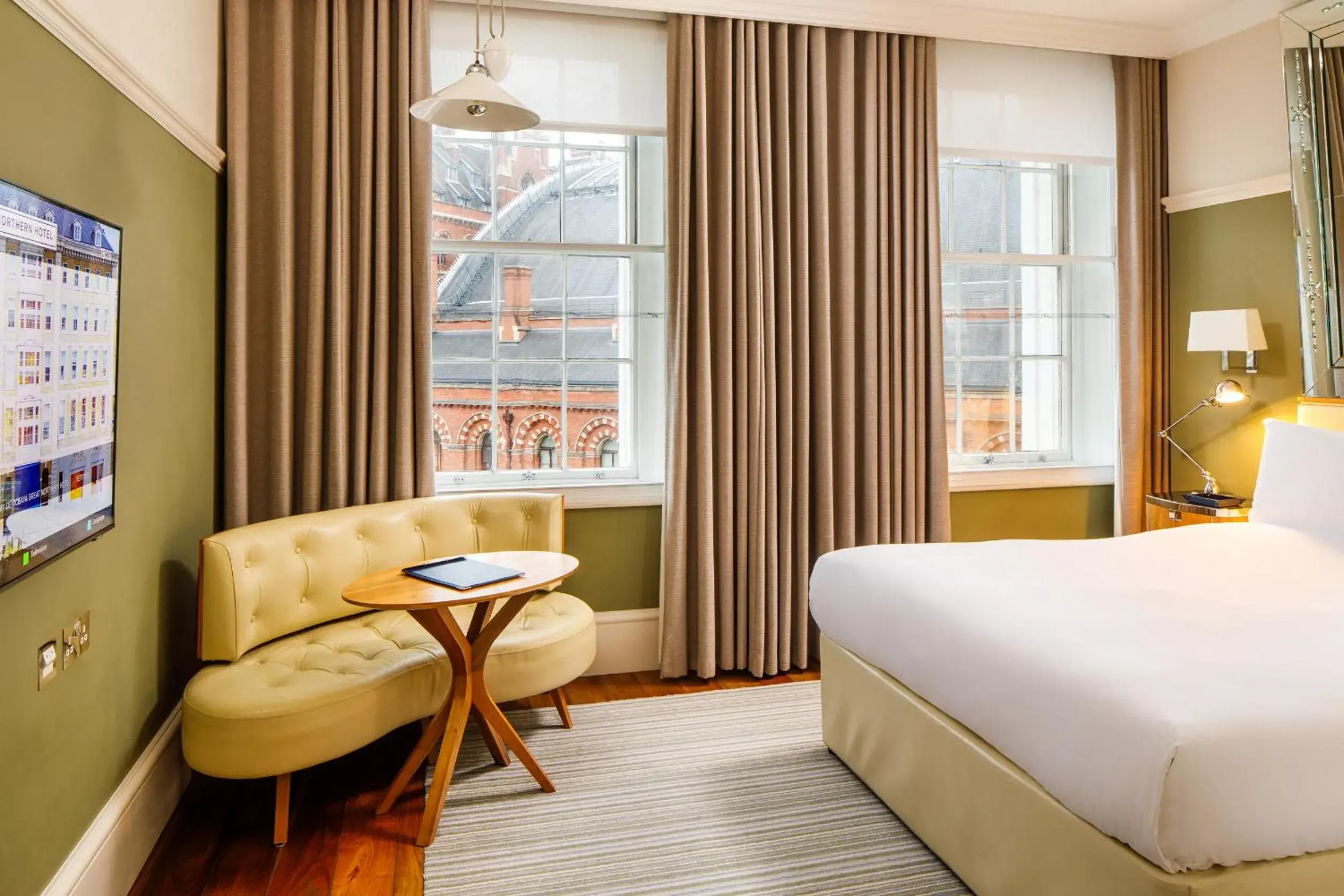 Bed in Kaya Great Northern Hotel, London Bed in Kaya Great Northern Hotel, London