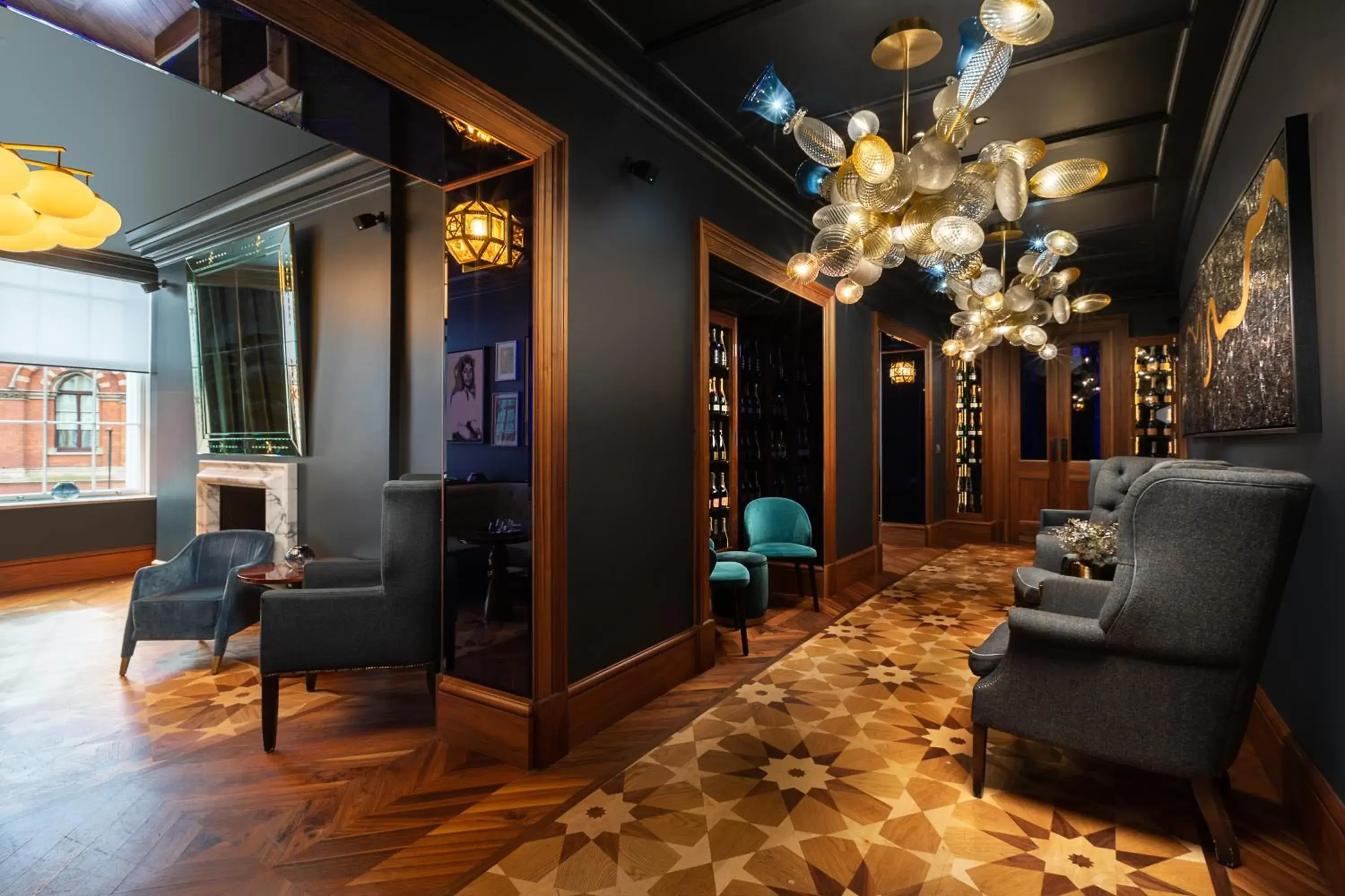 Property building in Kaya Great Northern Hotel, London Property building in Kaya Great Northern Hotel, London