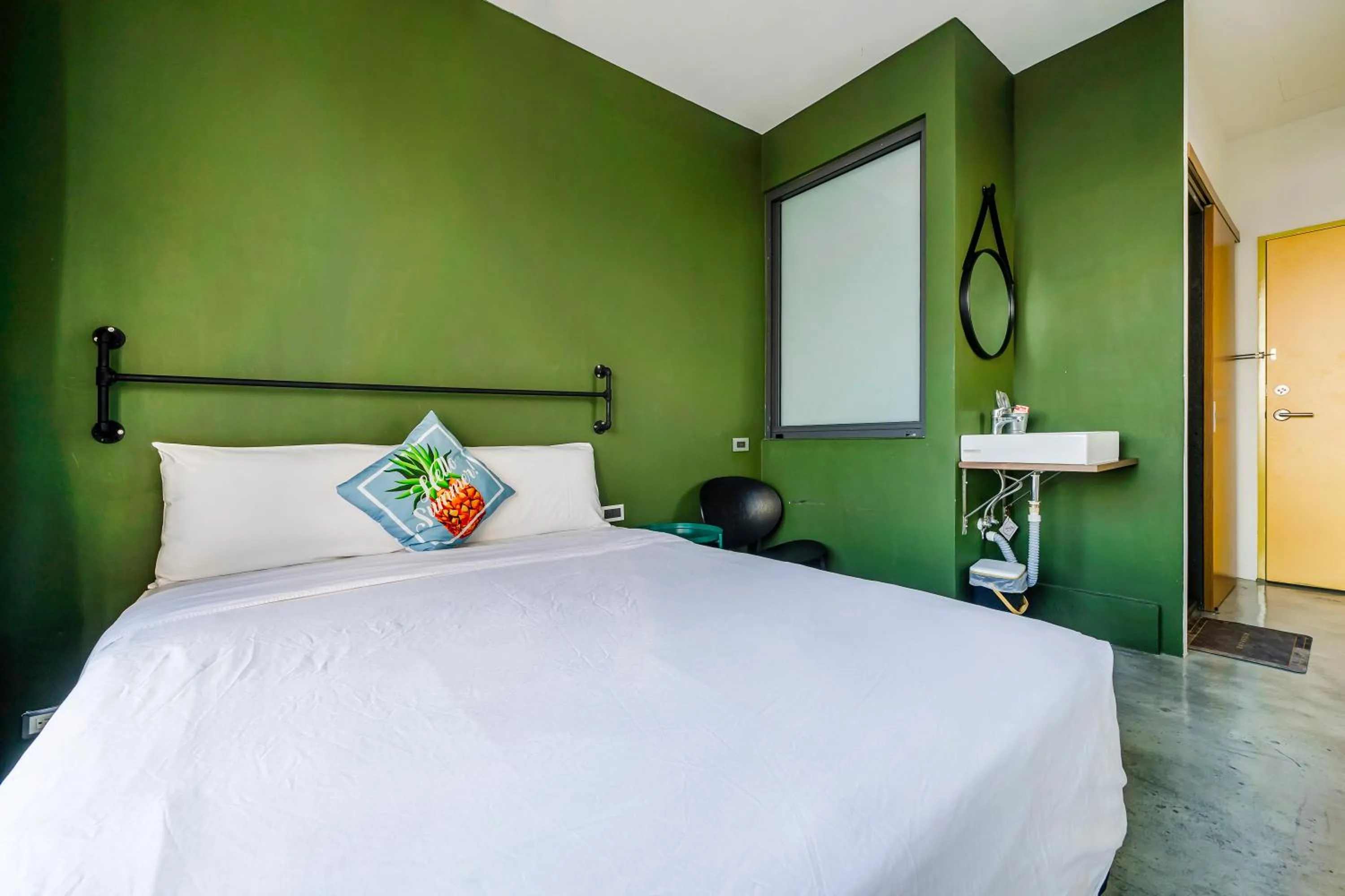 Bedroom, Bed in MH48 Hotel