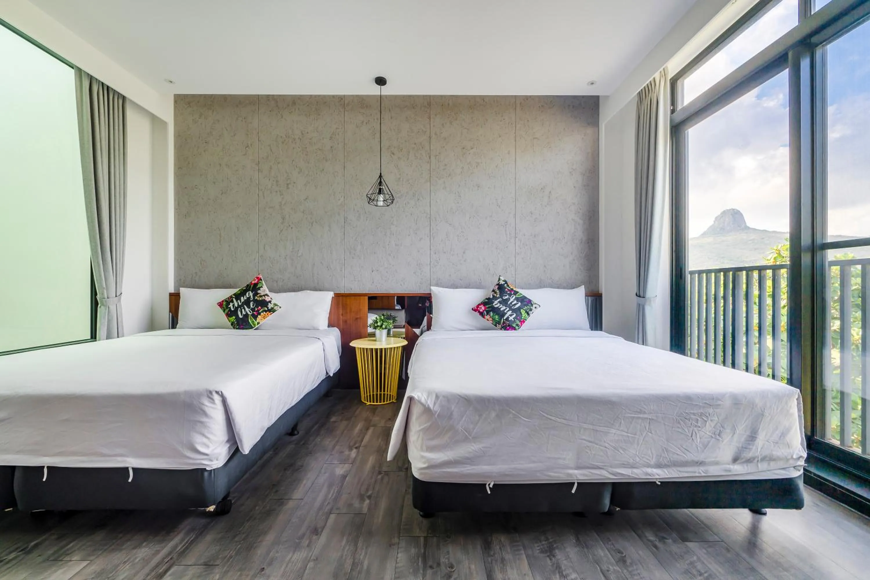 Bedroom, Bed in MH48 Hotel