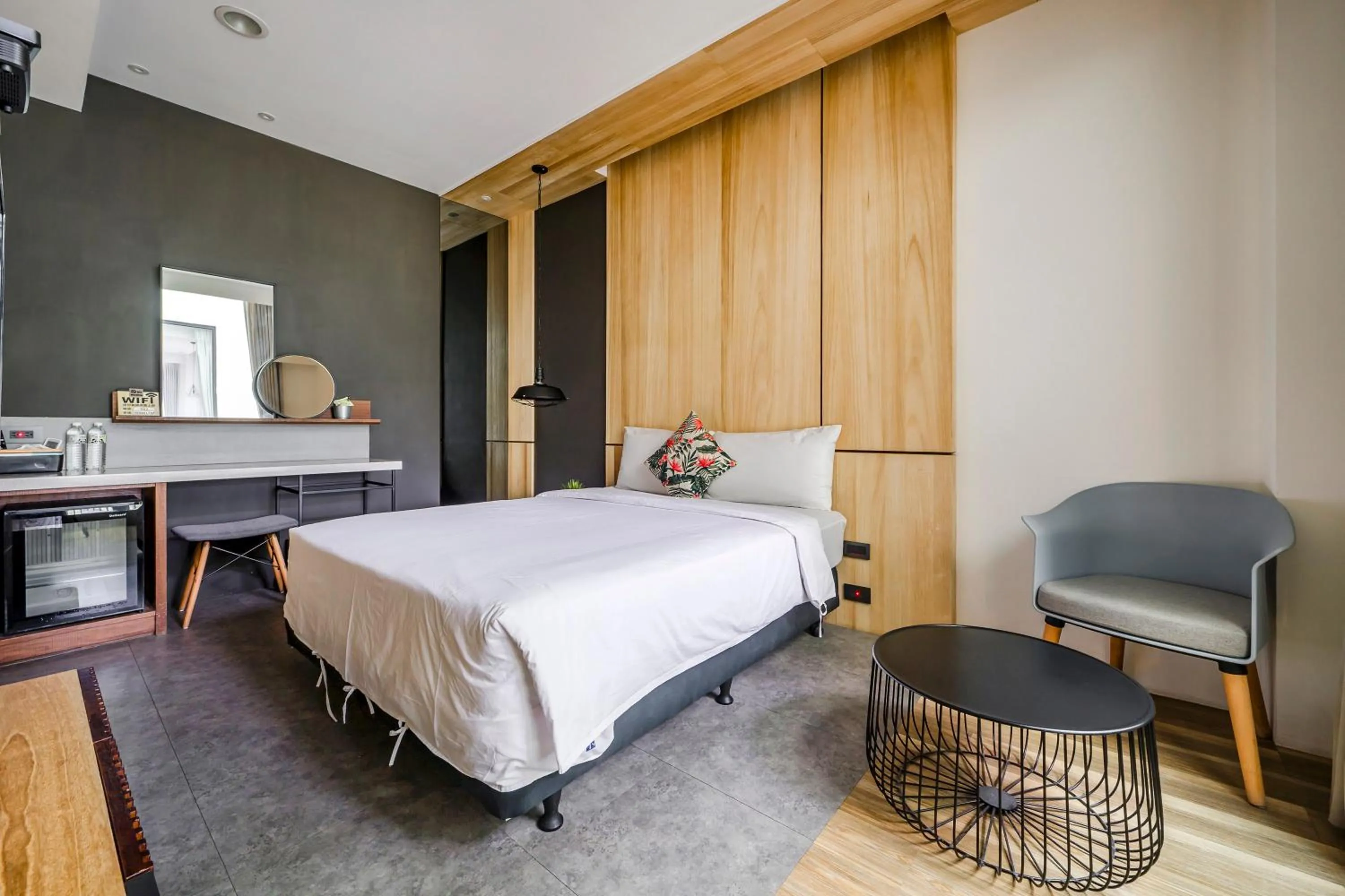 Bedroom, Bed in MH48 Hotel