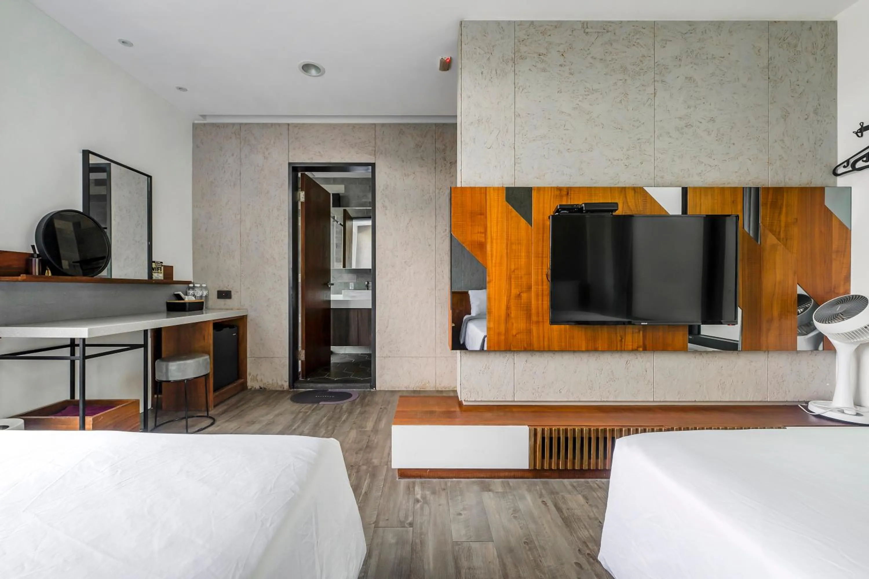 Bedroom, Bed in MH48 Hotel