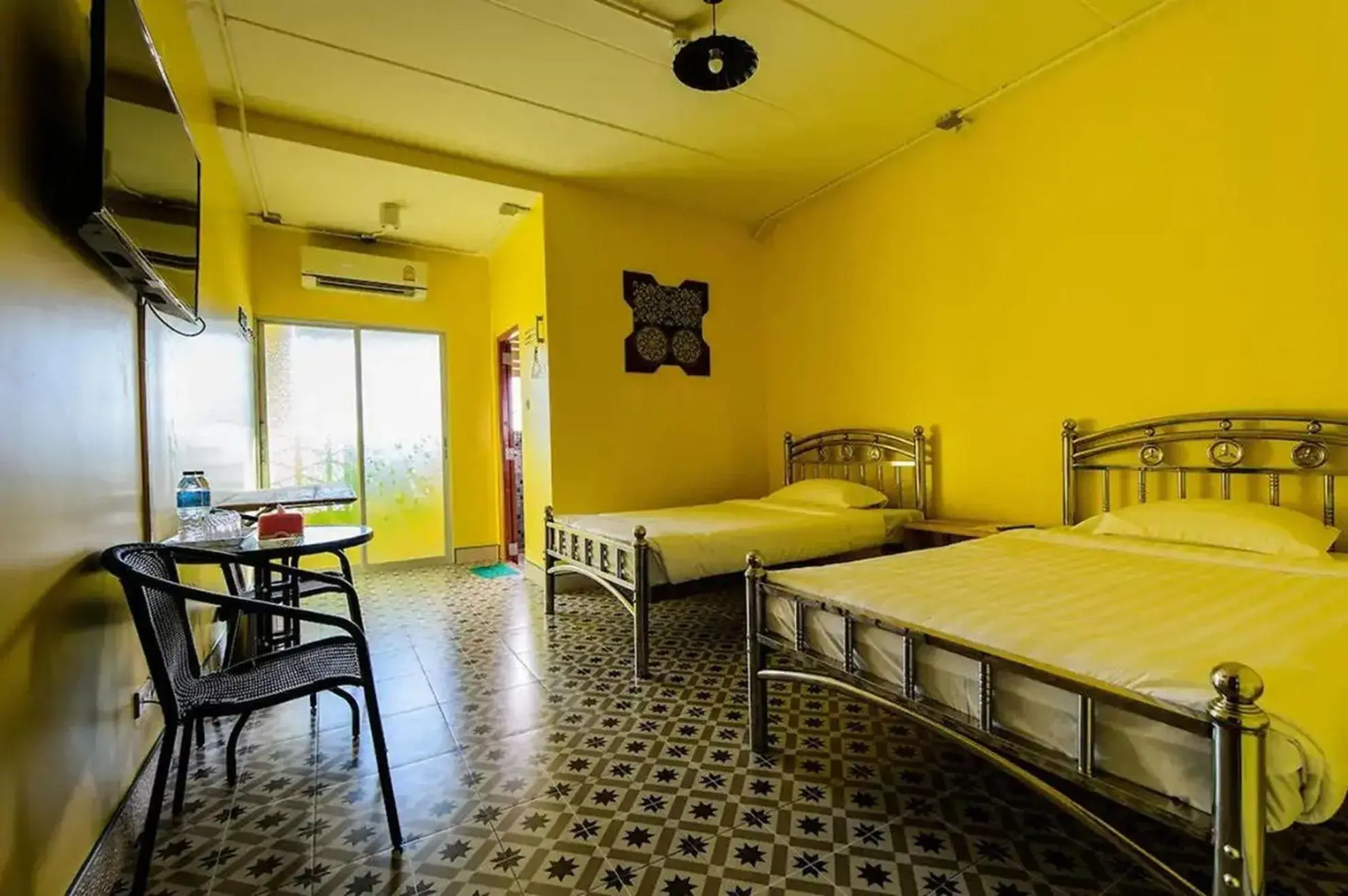 Photo of the whole room, Bed in 2U Hotel Hatyai Photo of the whole room, Bed in 2U Hotel Hatyai