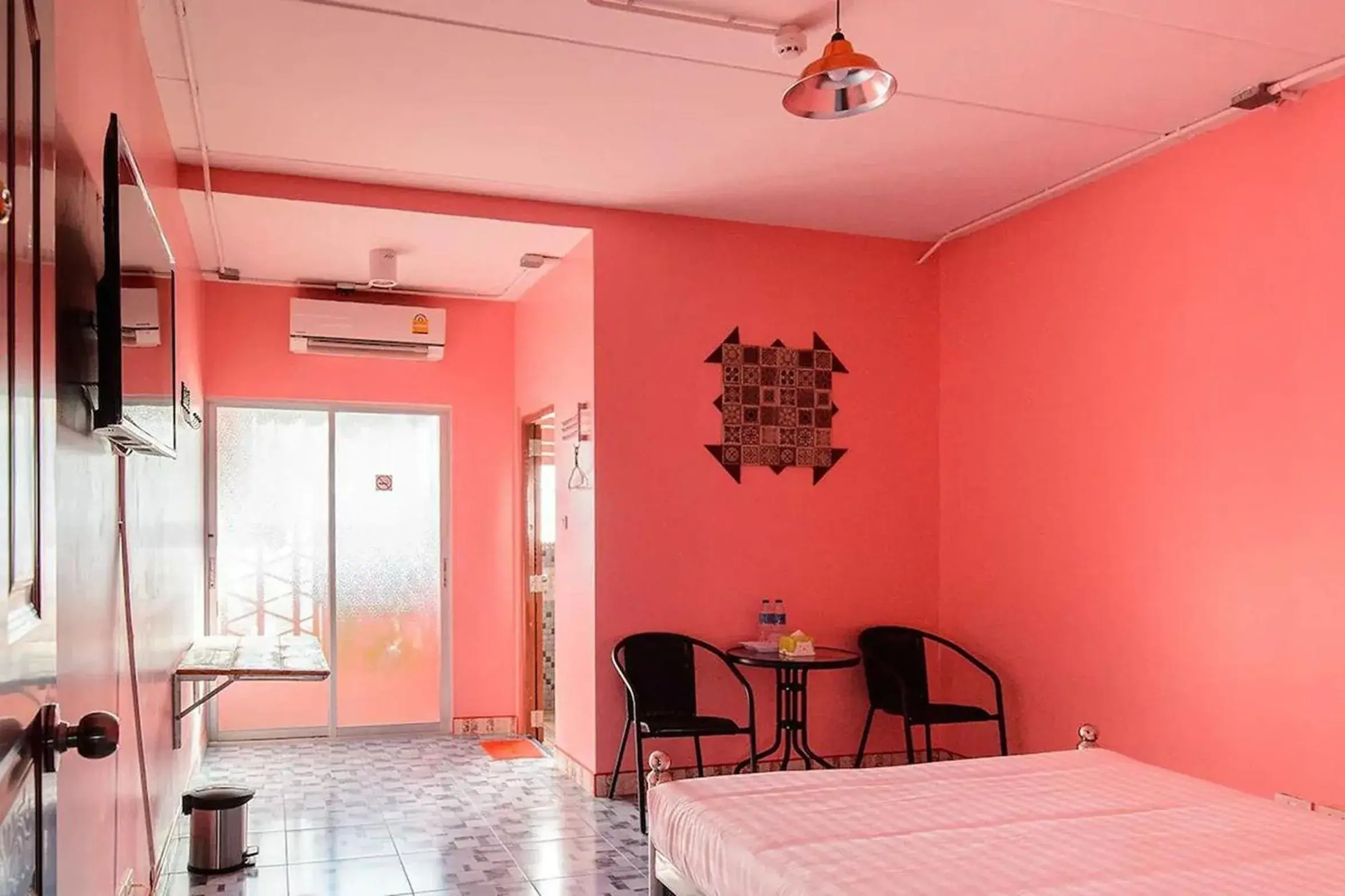 Photo of the whole room, Bed in 2U Hotel Hatyai Photo of the whole room, Bed in 2U Hotel Hatyai