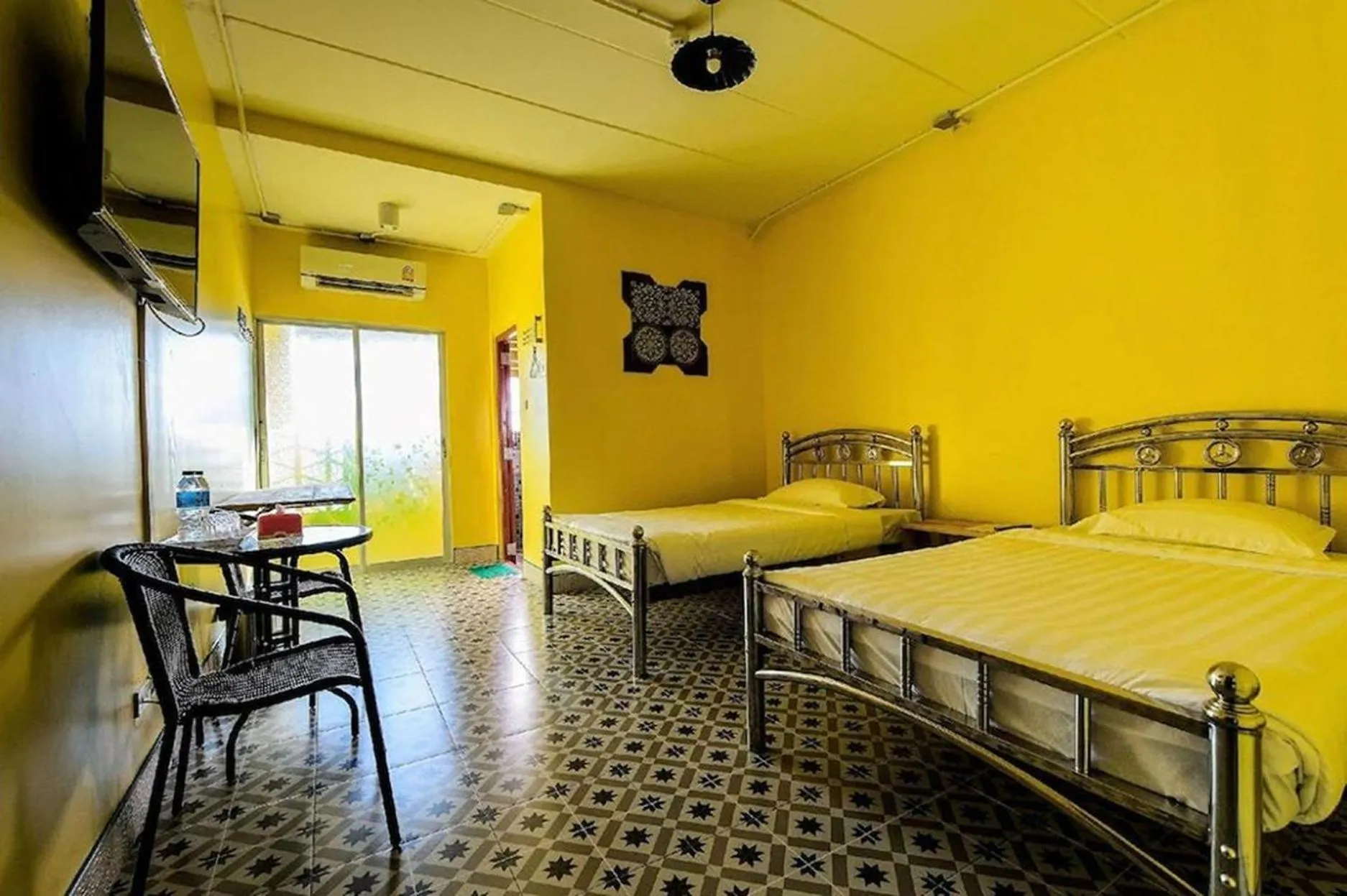 Photo of the whole room, Bed in 2U Hotel Hatyai