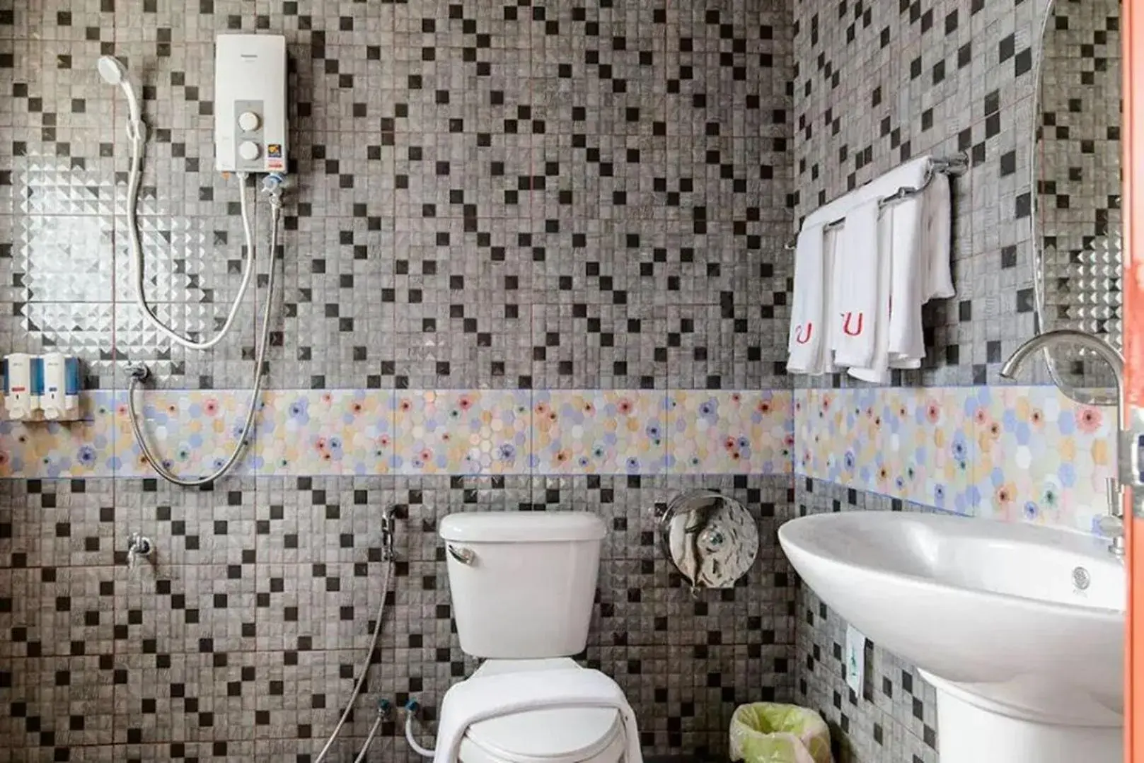 Bathroom in 2U Hotel Hatyai Bathroom in 2U Hotel Hatyai