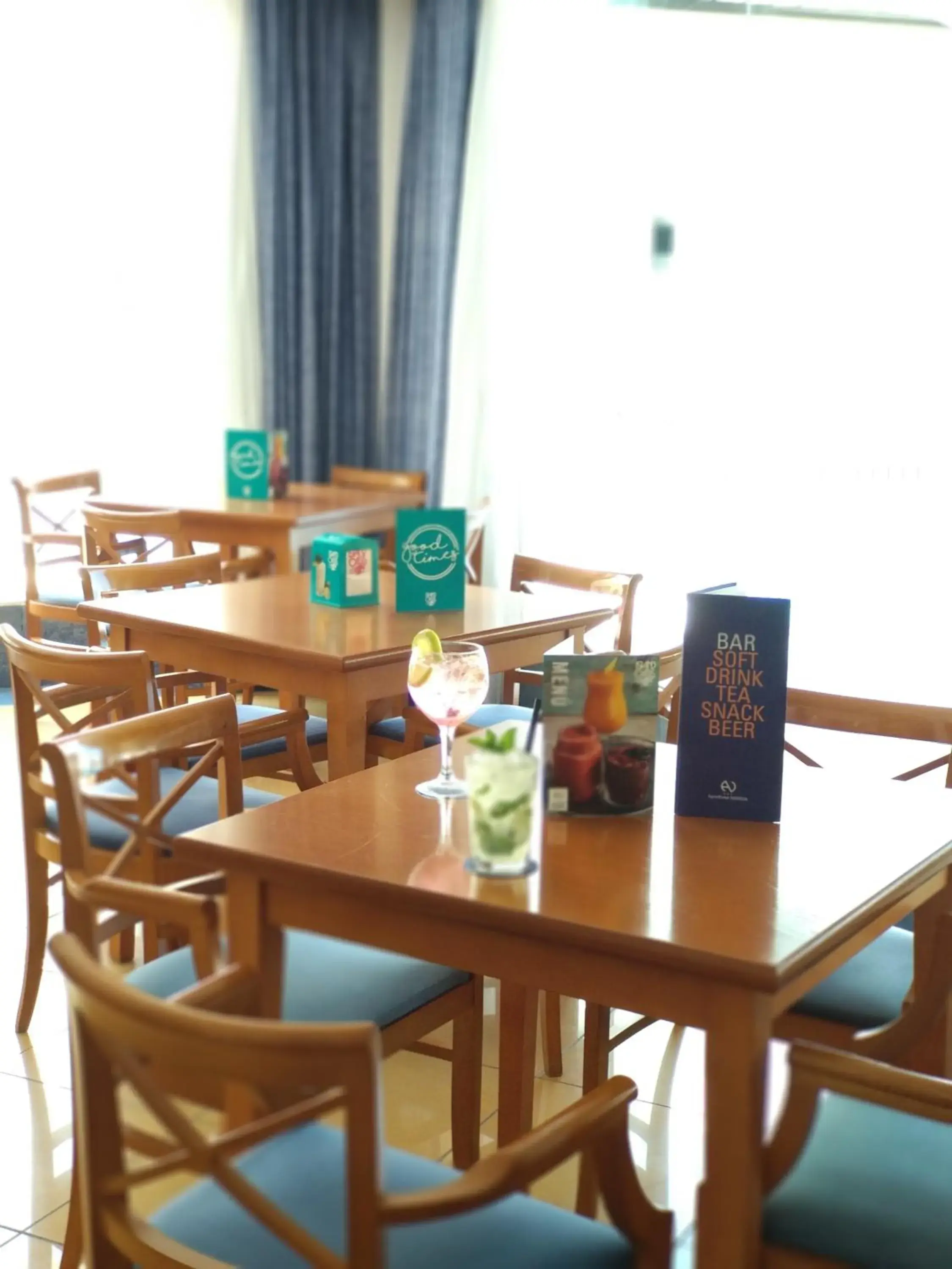 Lounge or bar in Aparthotel Nereida Lounge or bar in Aparthotel Nereida