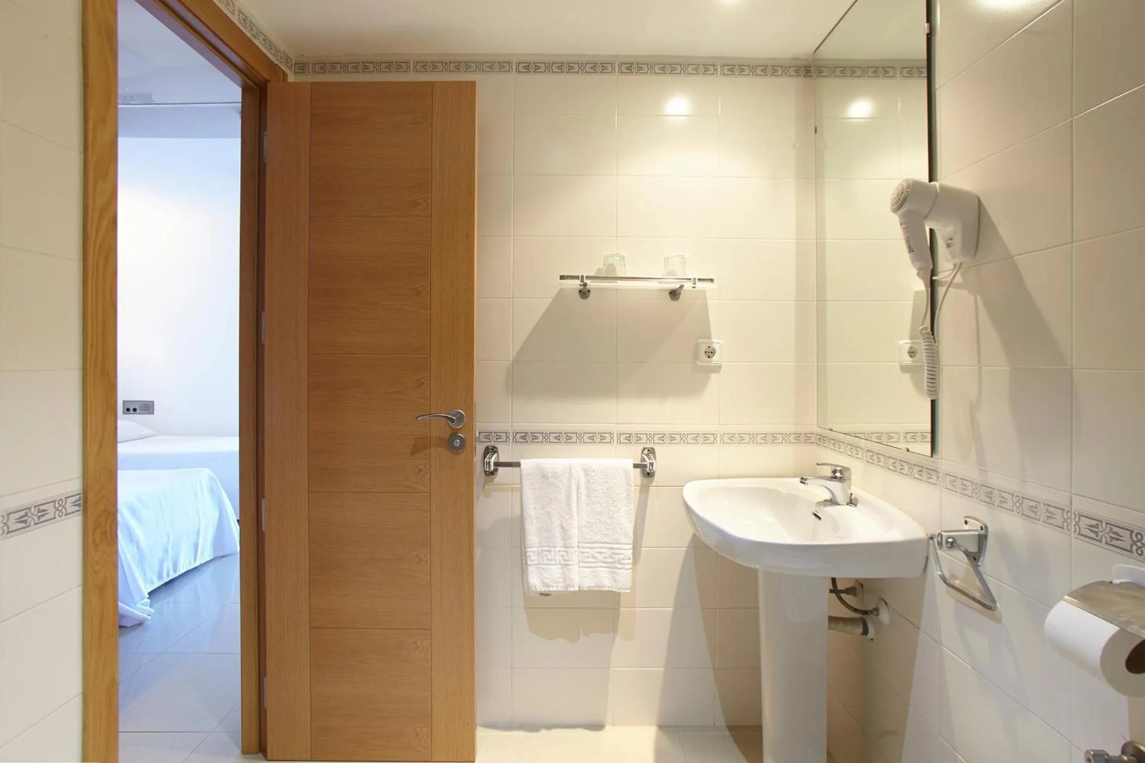 Bathroom in Aparthotel Nereida