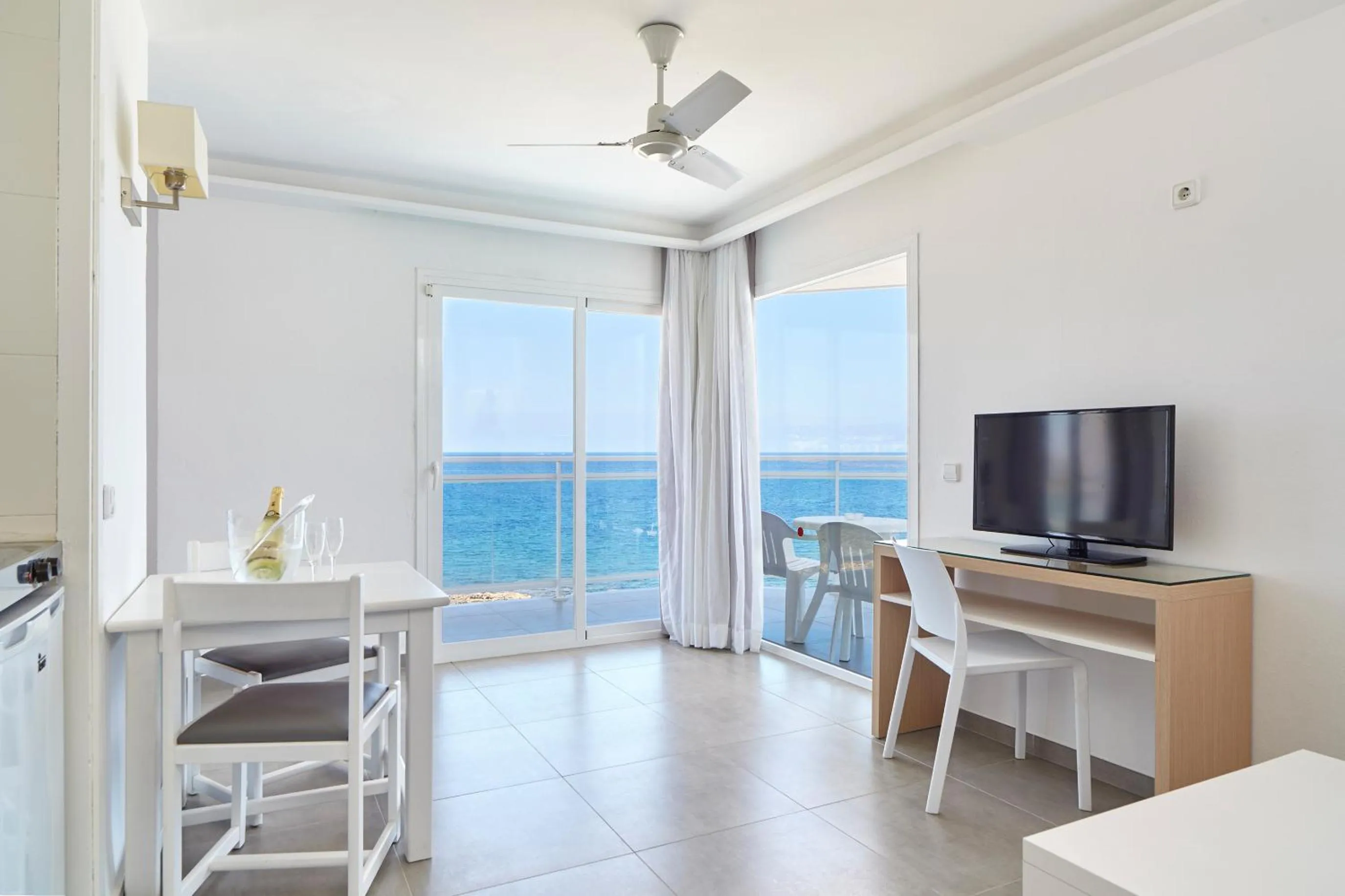 Balcony/Terrace in Aparthotel Nereida