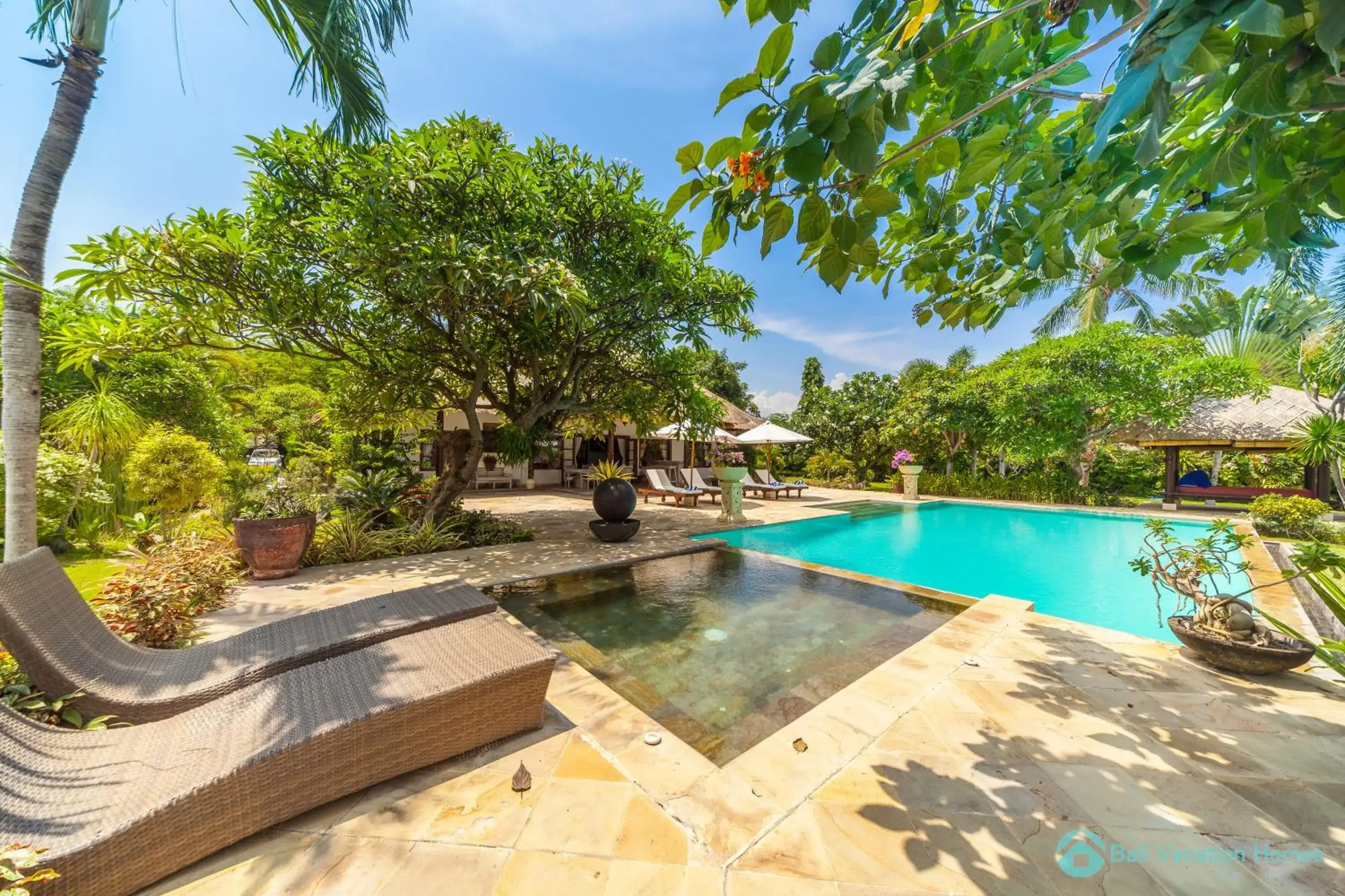 Villa Segara Murti - Stylish Beachfront Villa! Villa Segara Murti - Stylish Beachfront Villa!