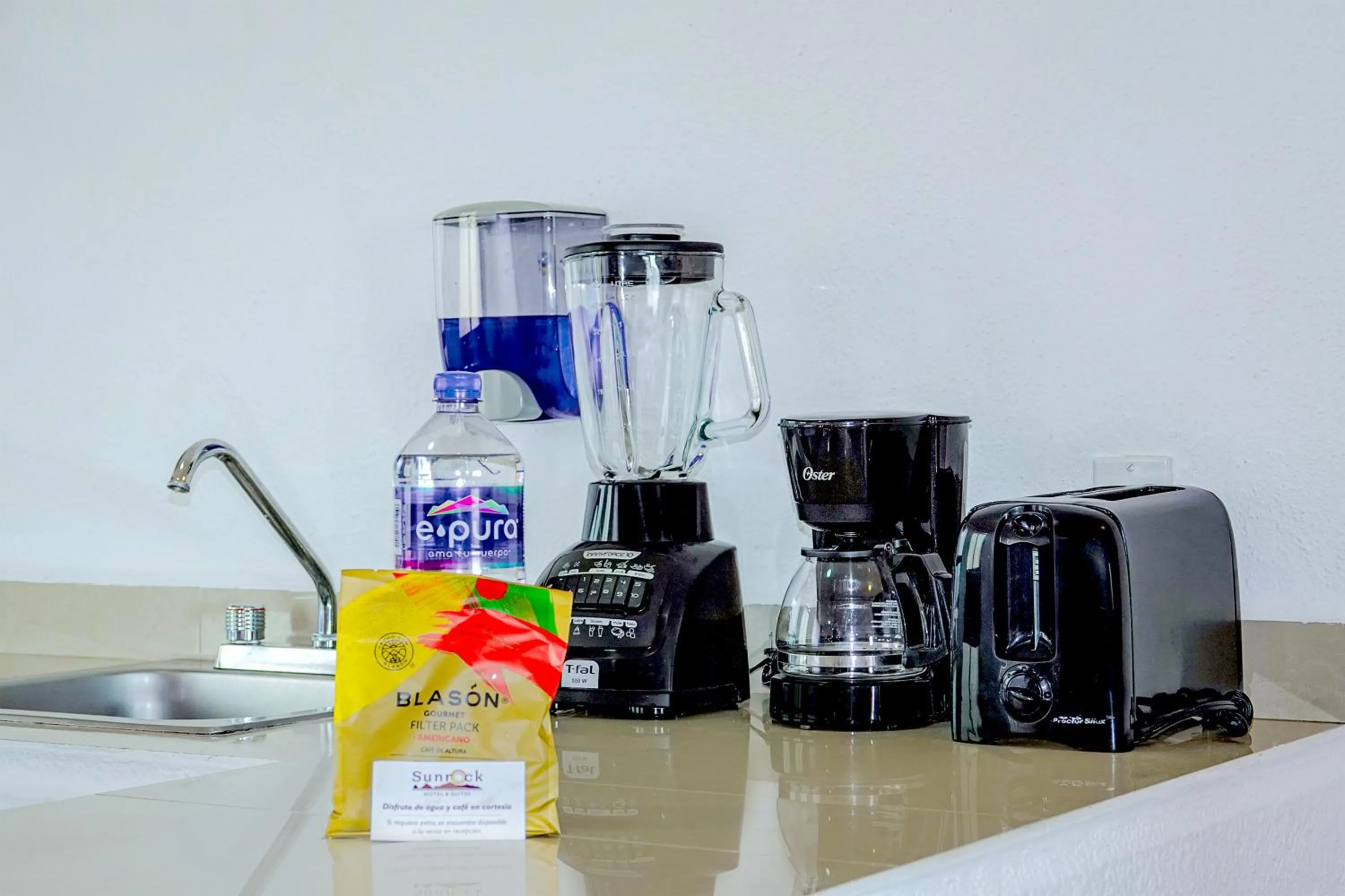 Kitchen or kitchenette in Sunrock Hotel & Suites