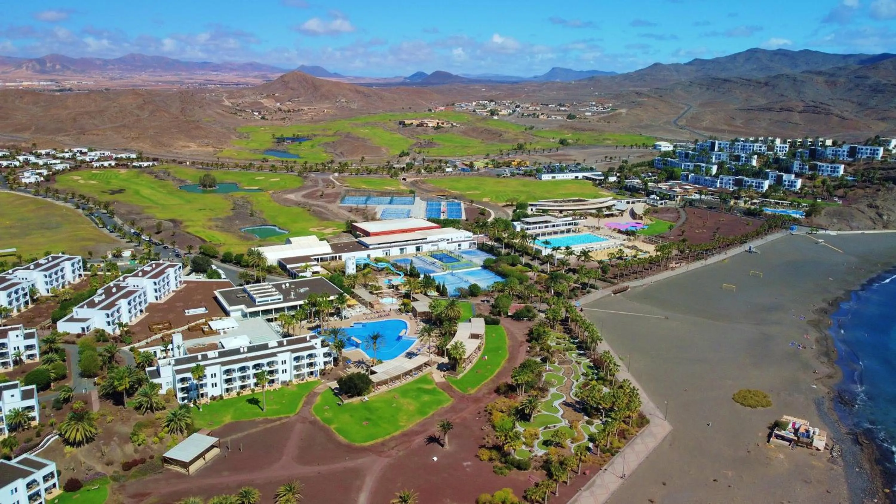 Property building in Playitas Aparthotel - Sports Resort