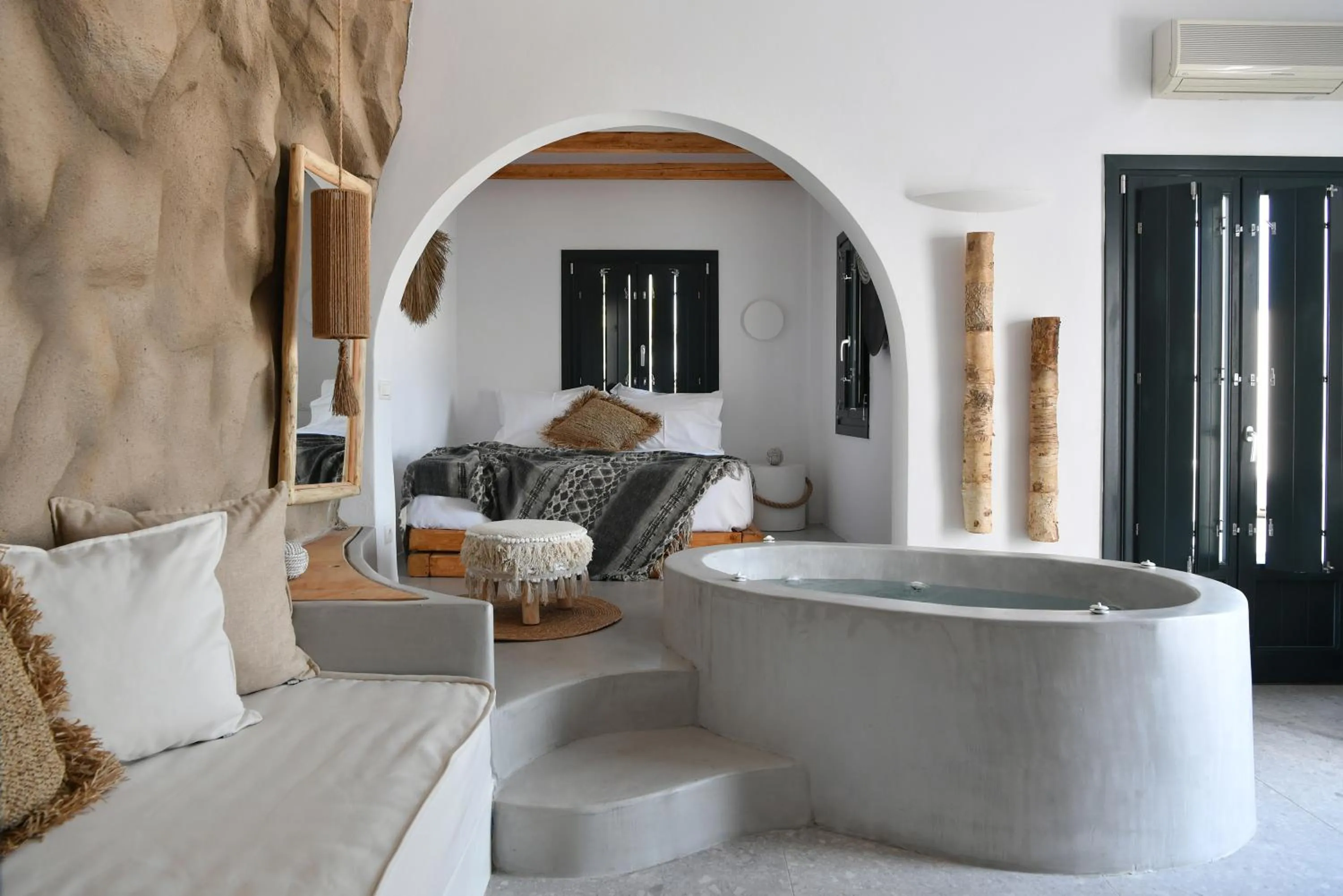 Bed in Sandaya Luxury Suites