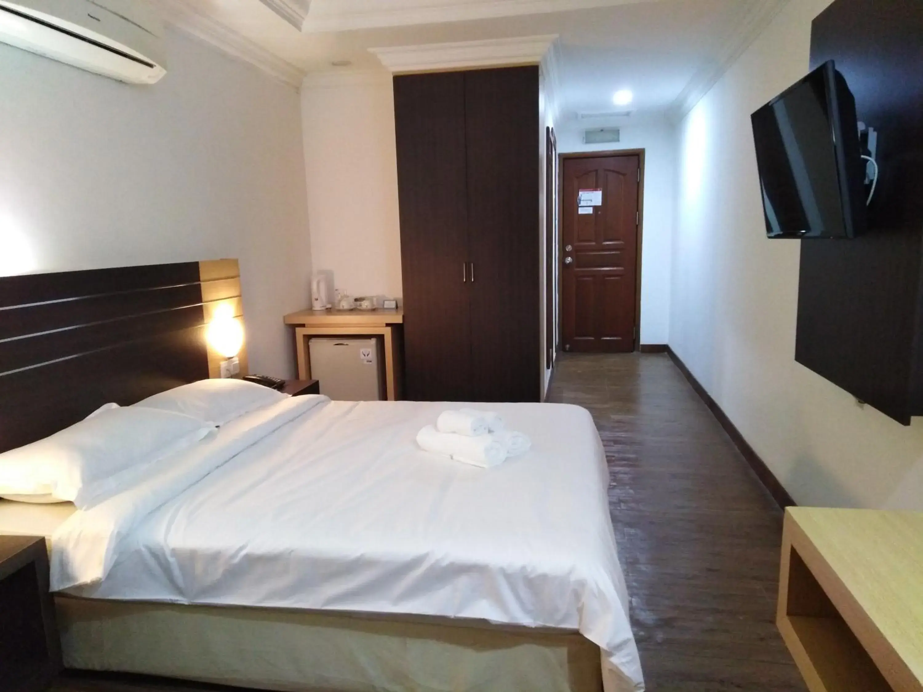 Standard Queen Room in Sara Hotel Standard Queen Room in Sara Hotel