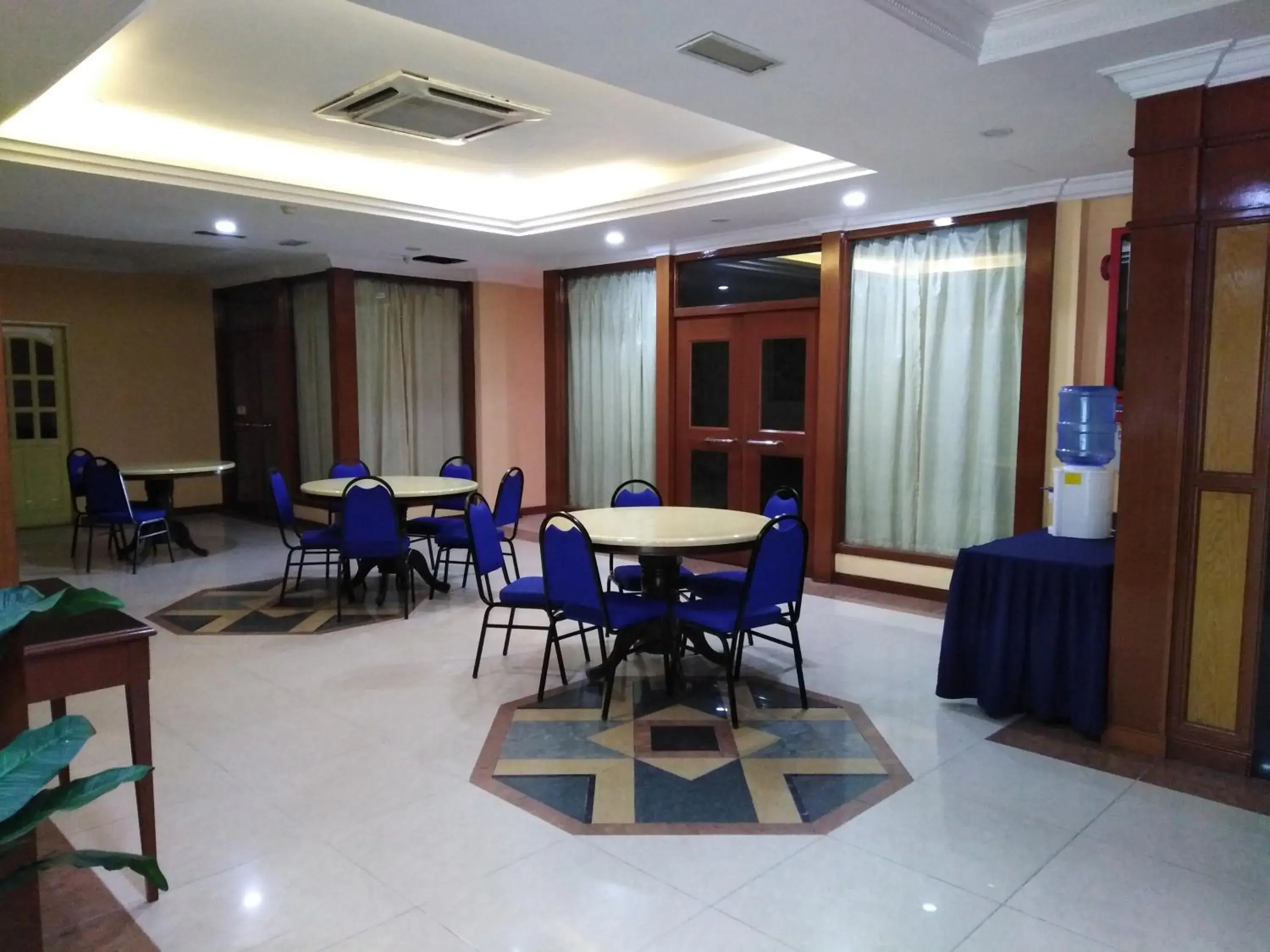 Property building in Sara Hotel Property building in Sara Hotel