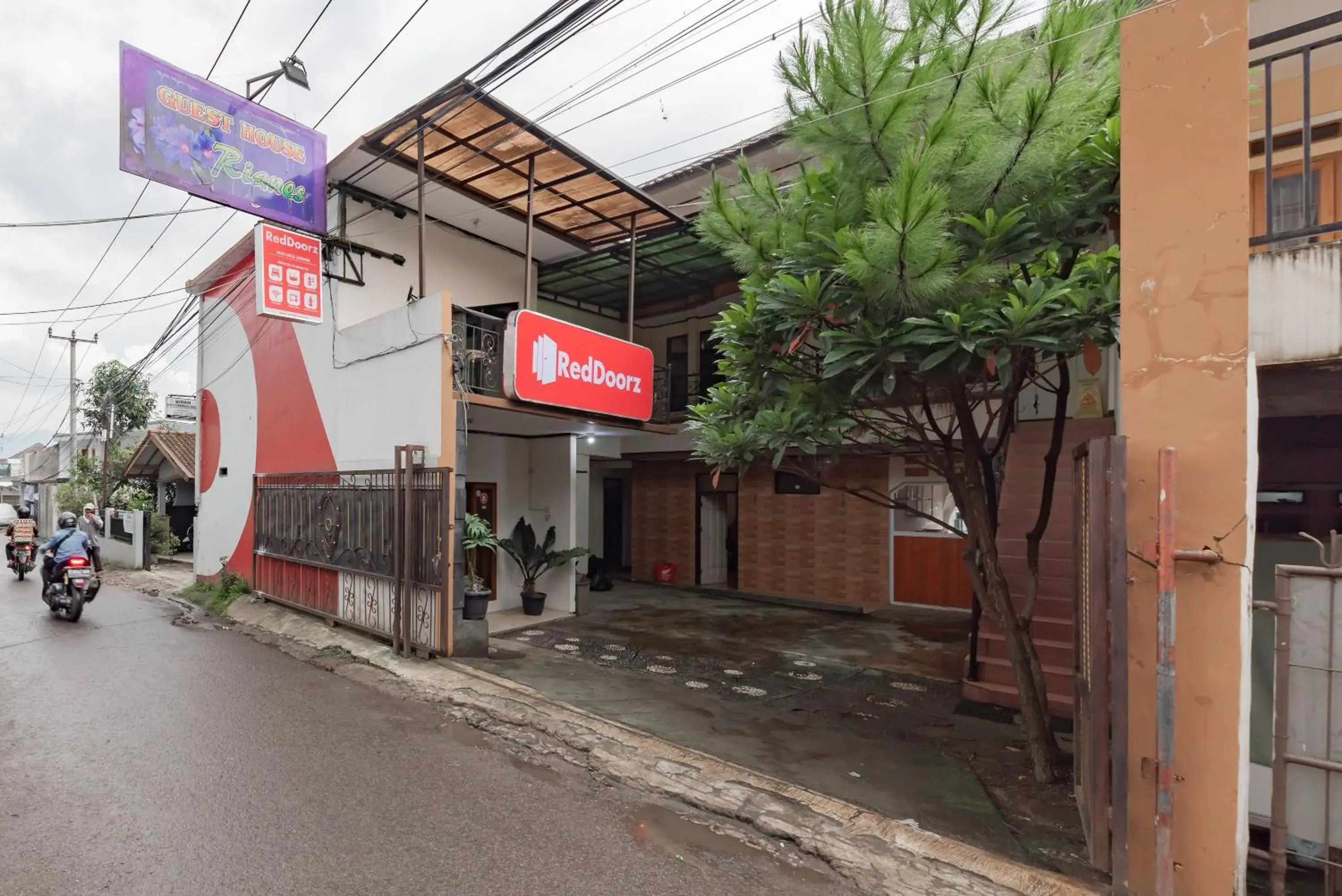 Property building in RedDoorz near Cikole Lembang Property building in RedDoorz near Cikole Lembang