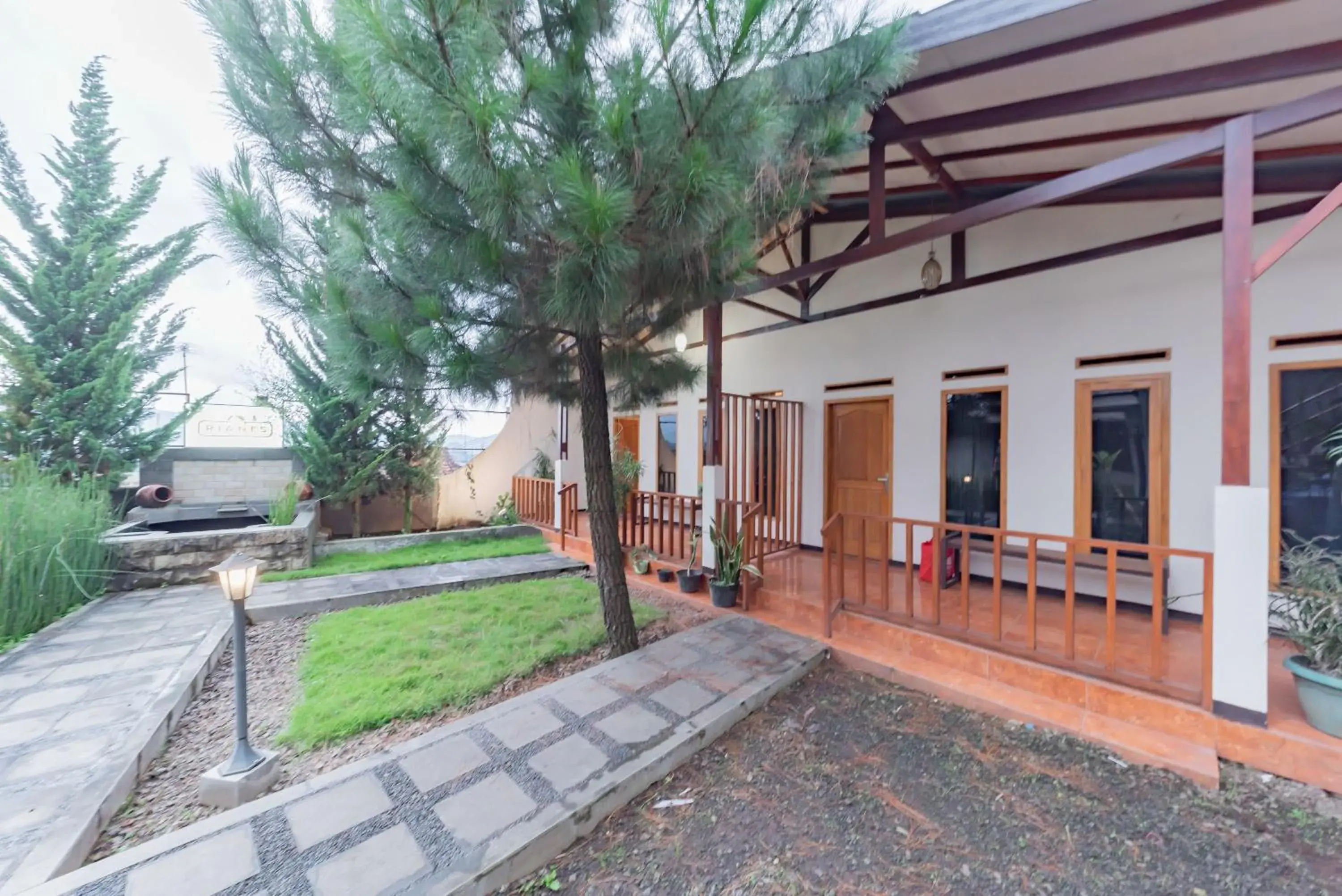 Property building in RedDoorz near Cikole Lembang Property building in RedDoorz near Cikole Lembang