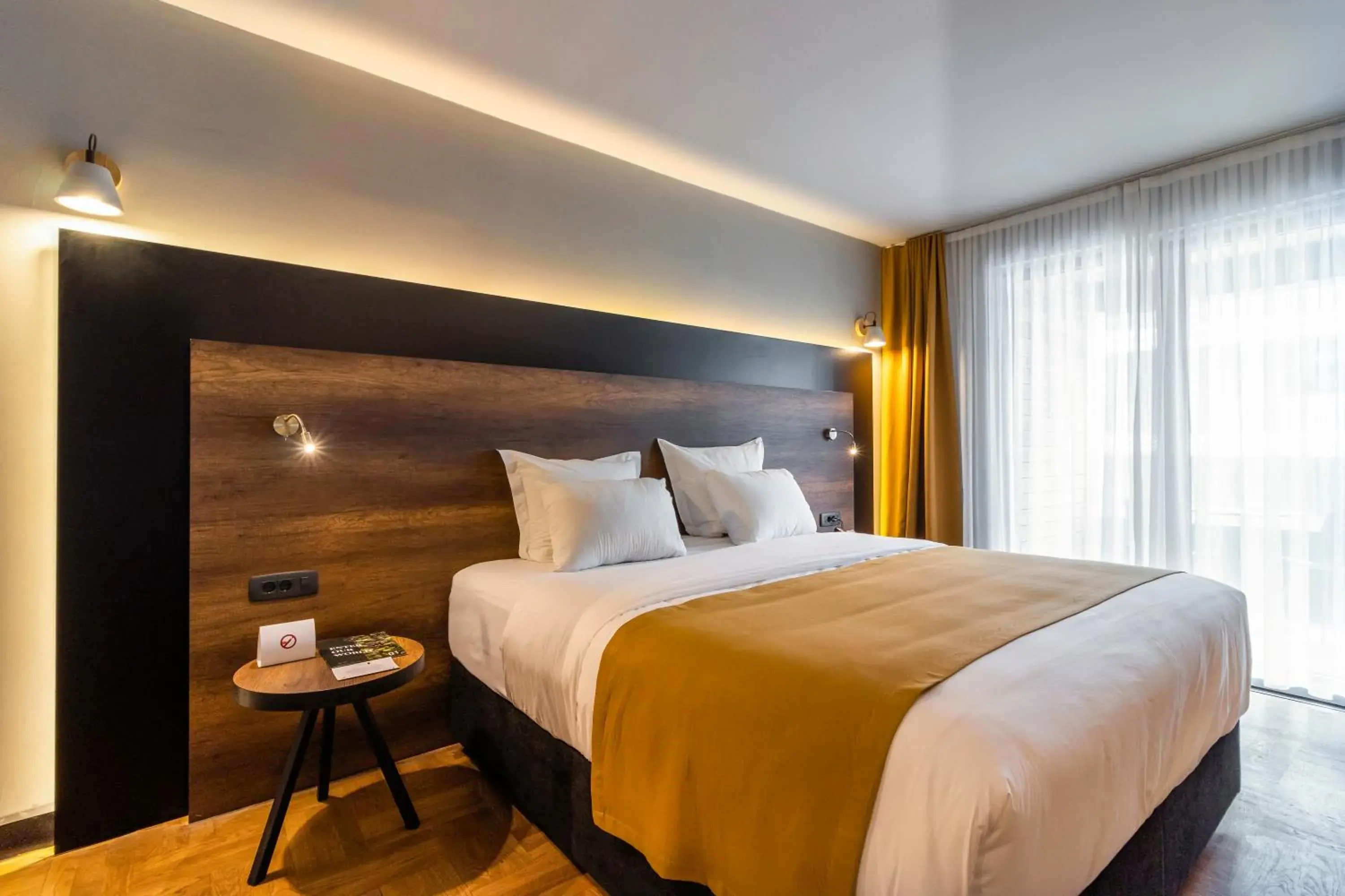 Bed in Next Door Park Bed in Next Door Park