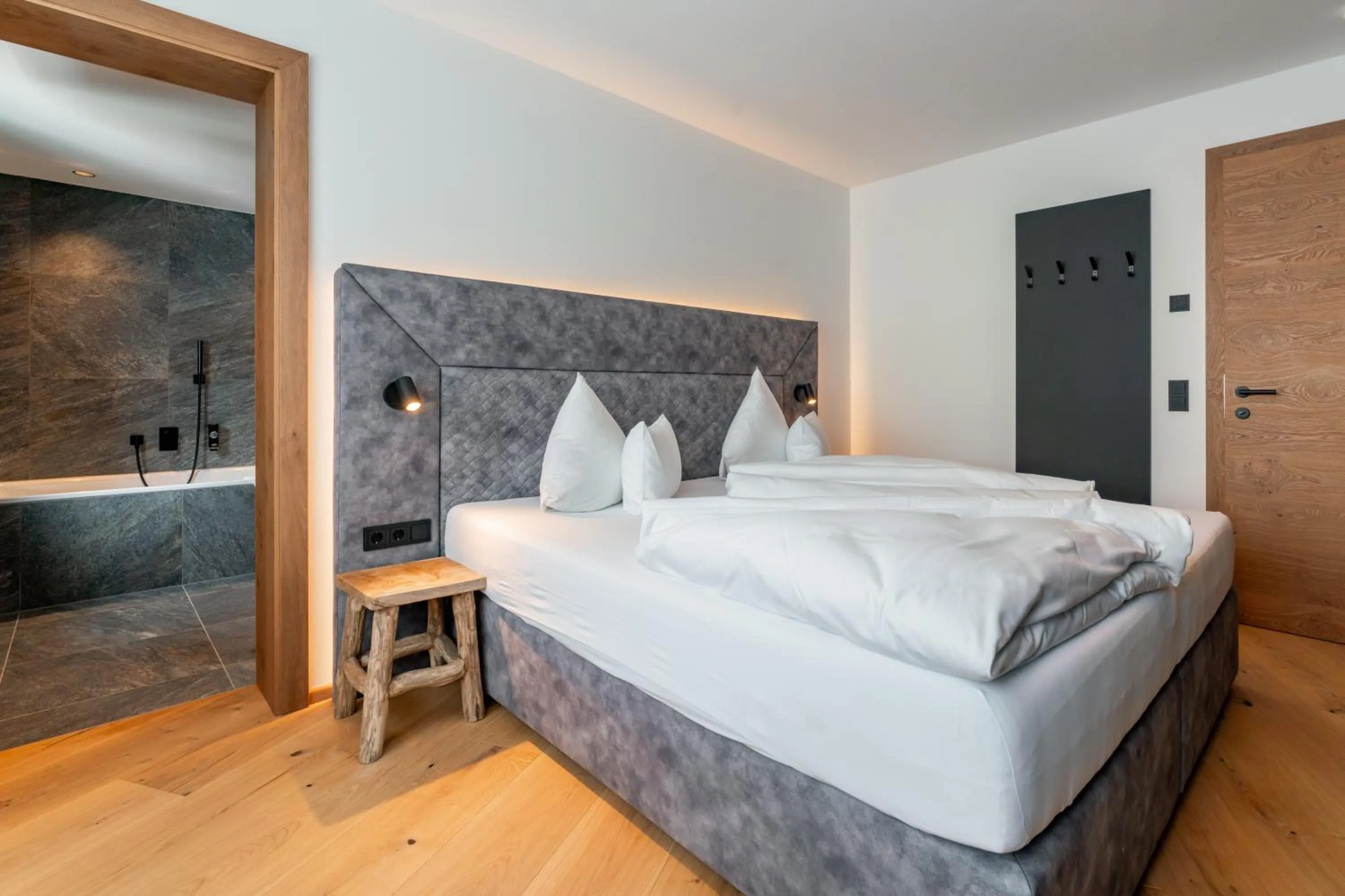 Bedroom, Bed in Adler Resort