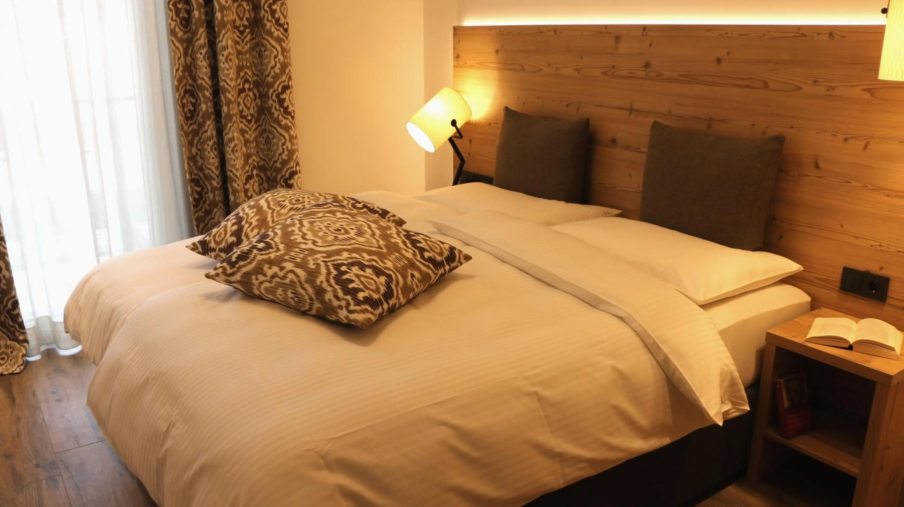 Bedroom, Bed in Adler Resort