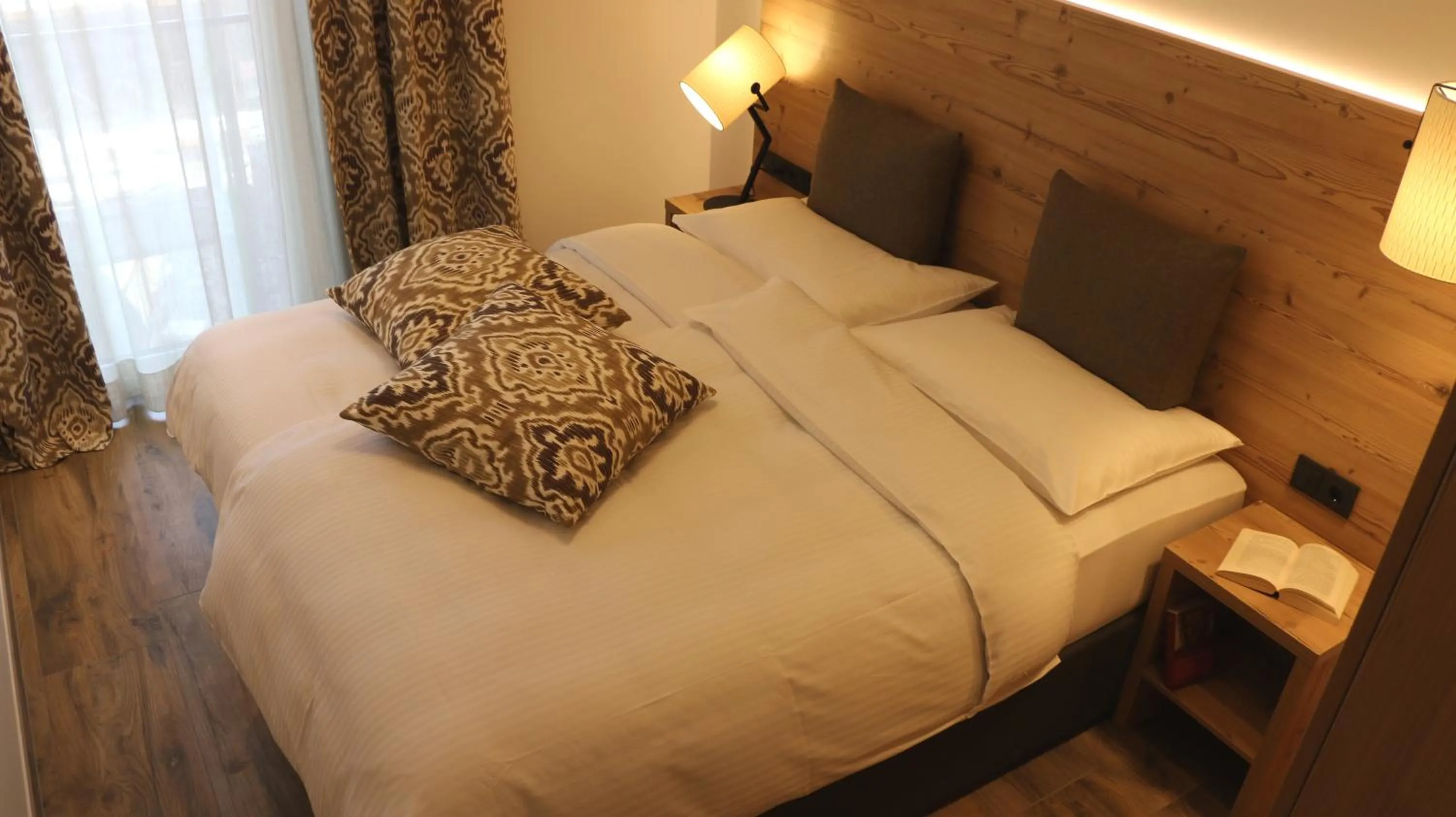 Bedroom, Bed in Adler Resort