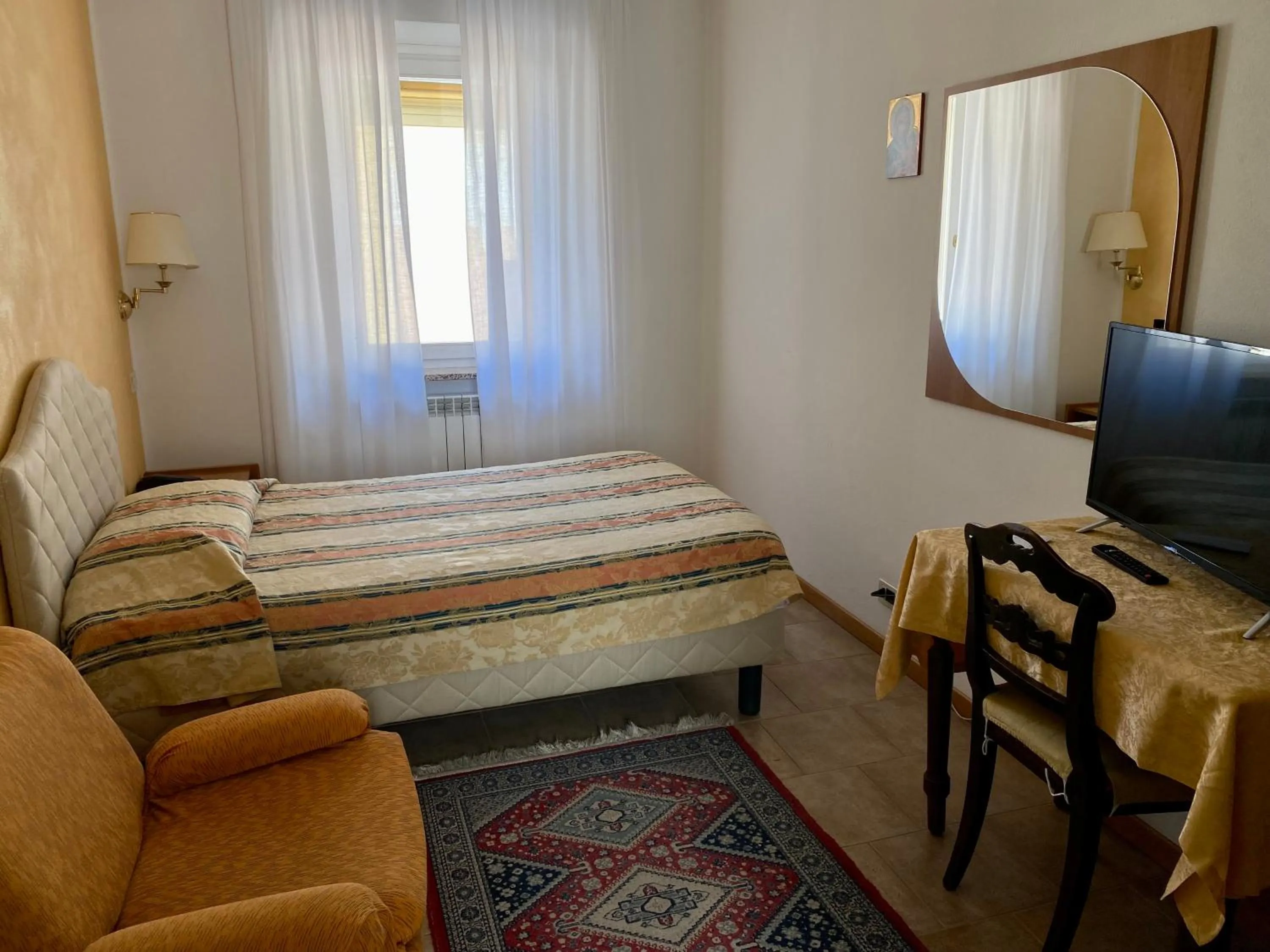 Bedroom, Bed in Hotel Centrale