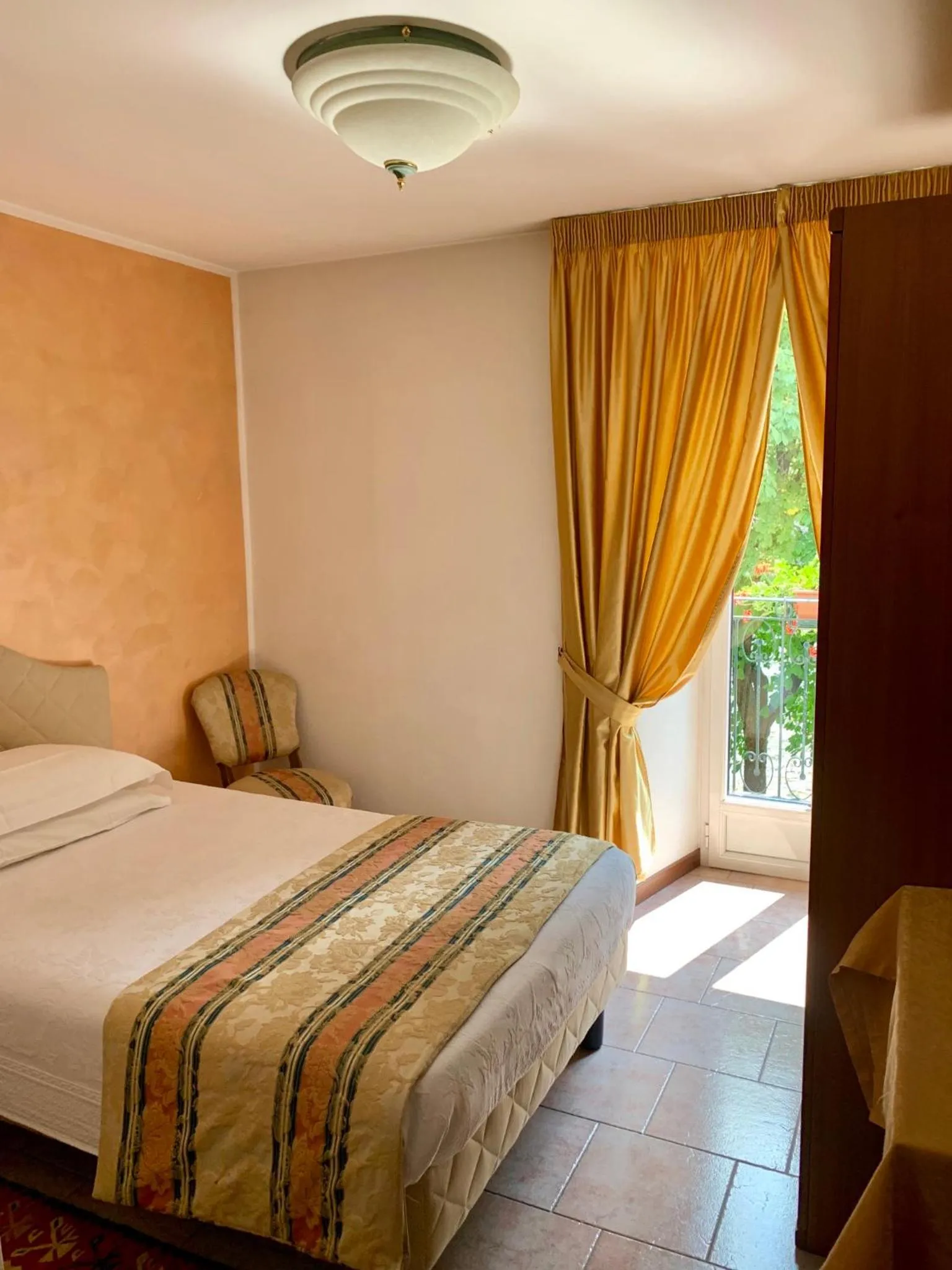 Bed in Hotel Centrale