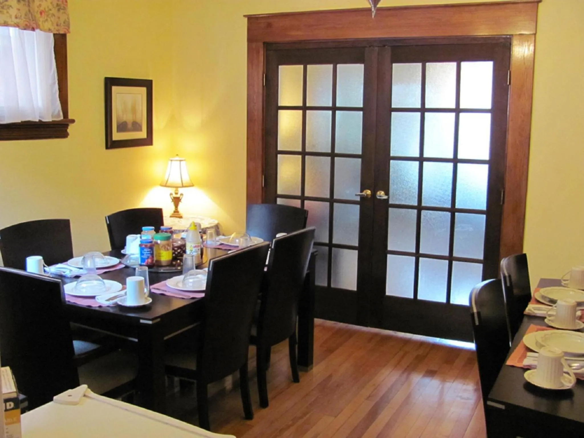 Restaurant/places to eat in Rideau Inn