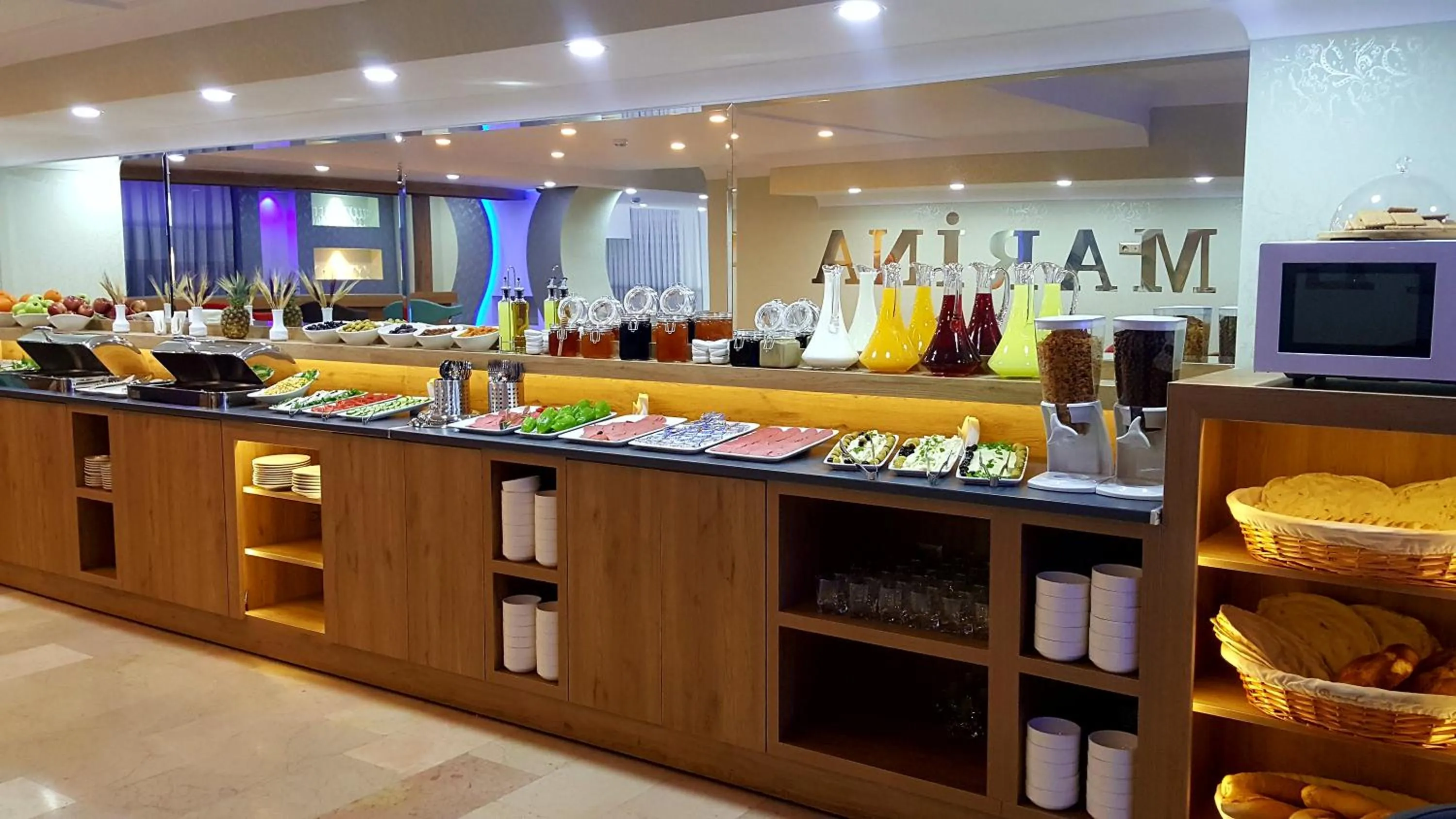 Food and drinks in MARİNA HOTEL