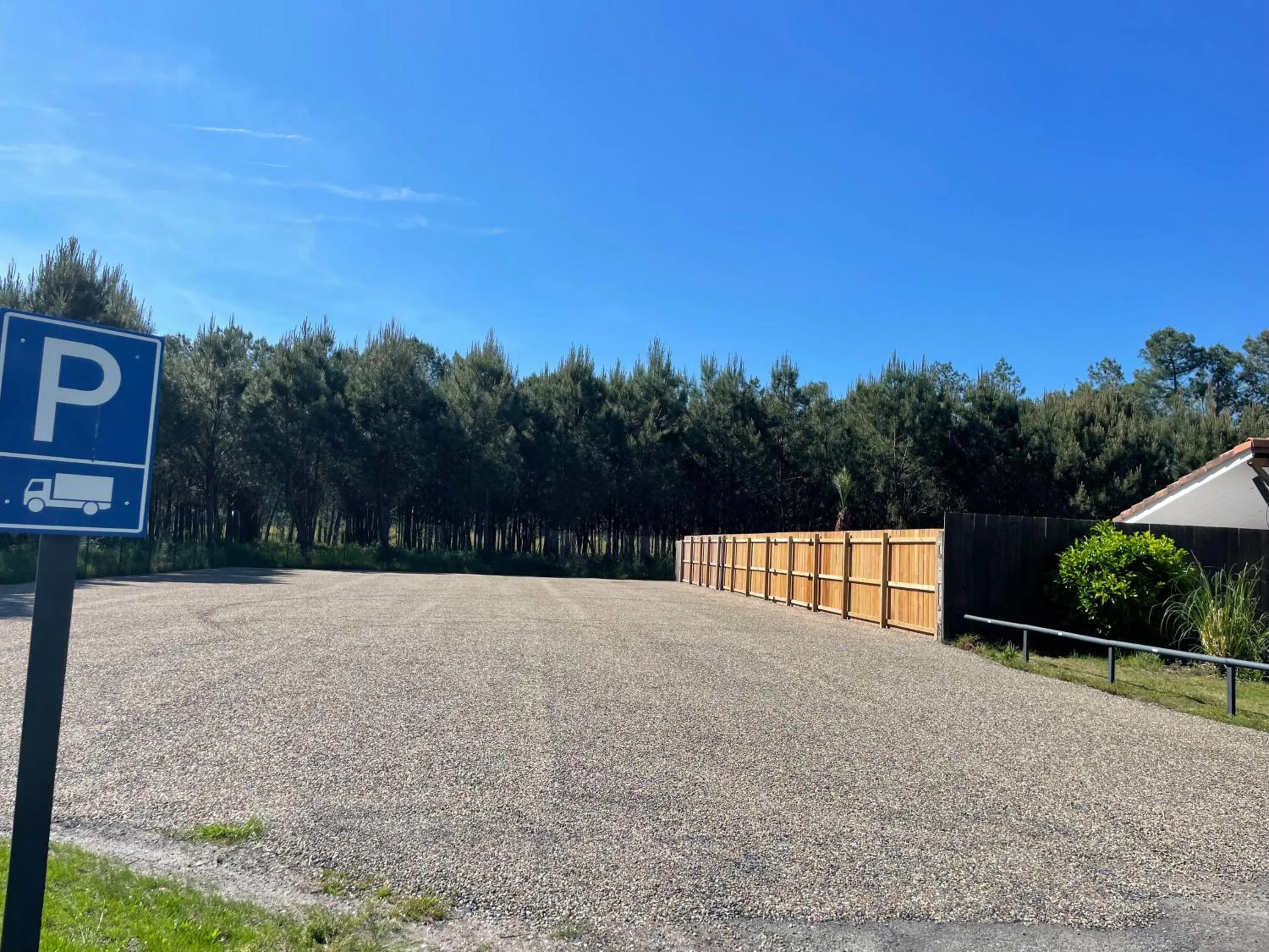 Parking in Hôtel Paris Madrid