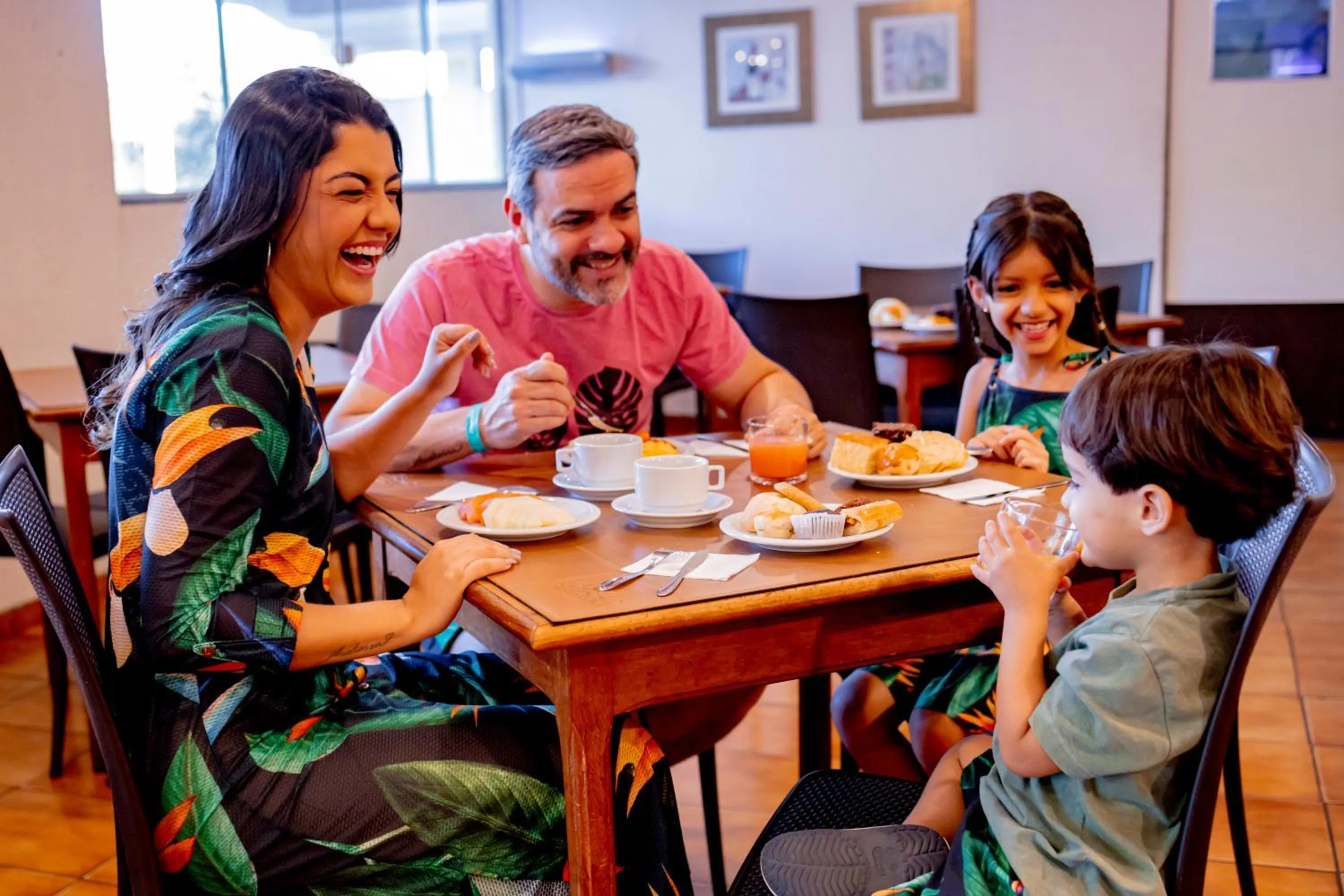 People in Rio das Pedras Thermas Hotel