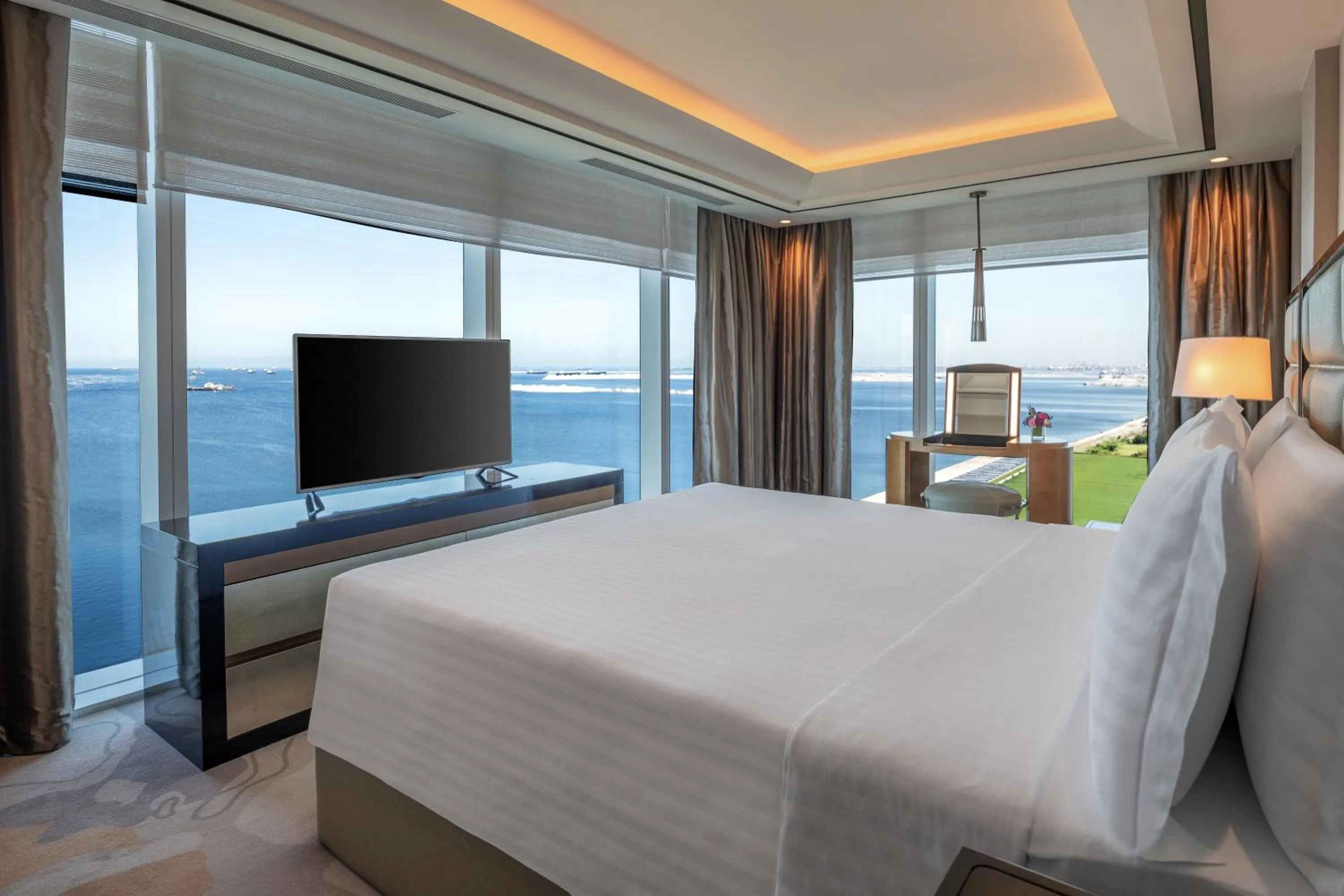 Bed in Solaire Resort Entertainment City