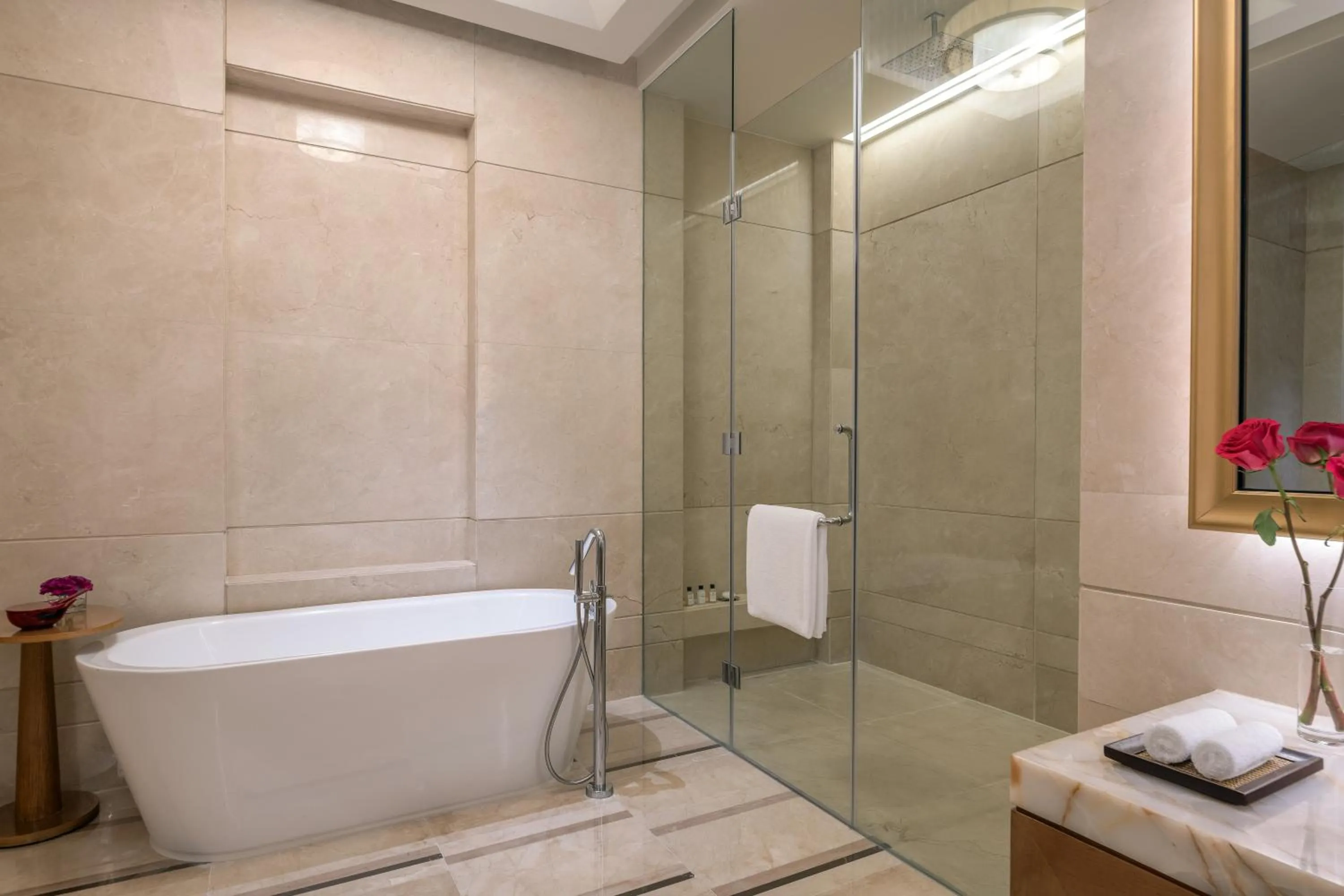 Shower in Solaire Resort Entertainment City