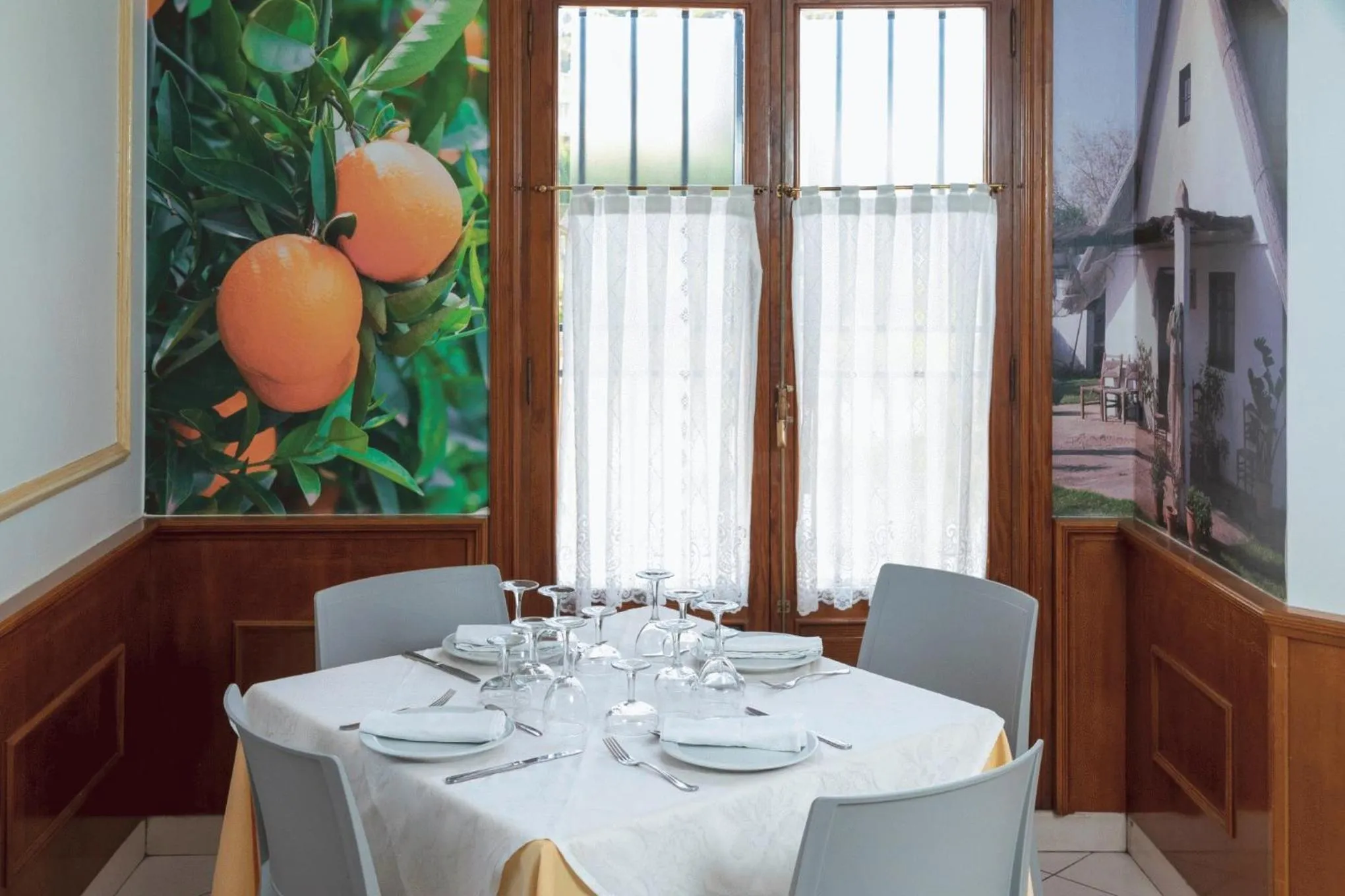 Restaurant/places to eat in Hotel Olympia Ronda II