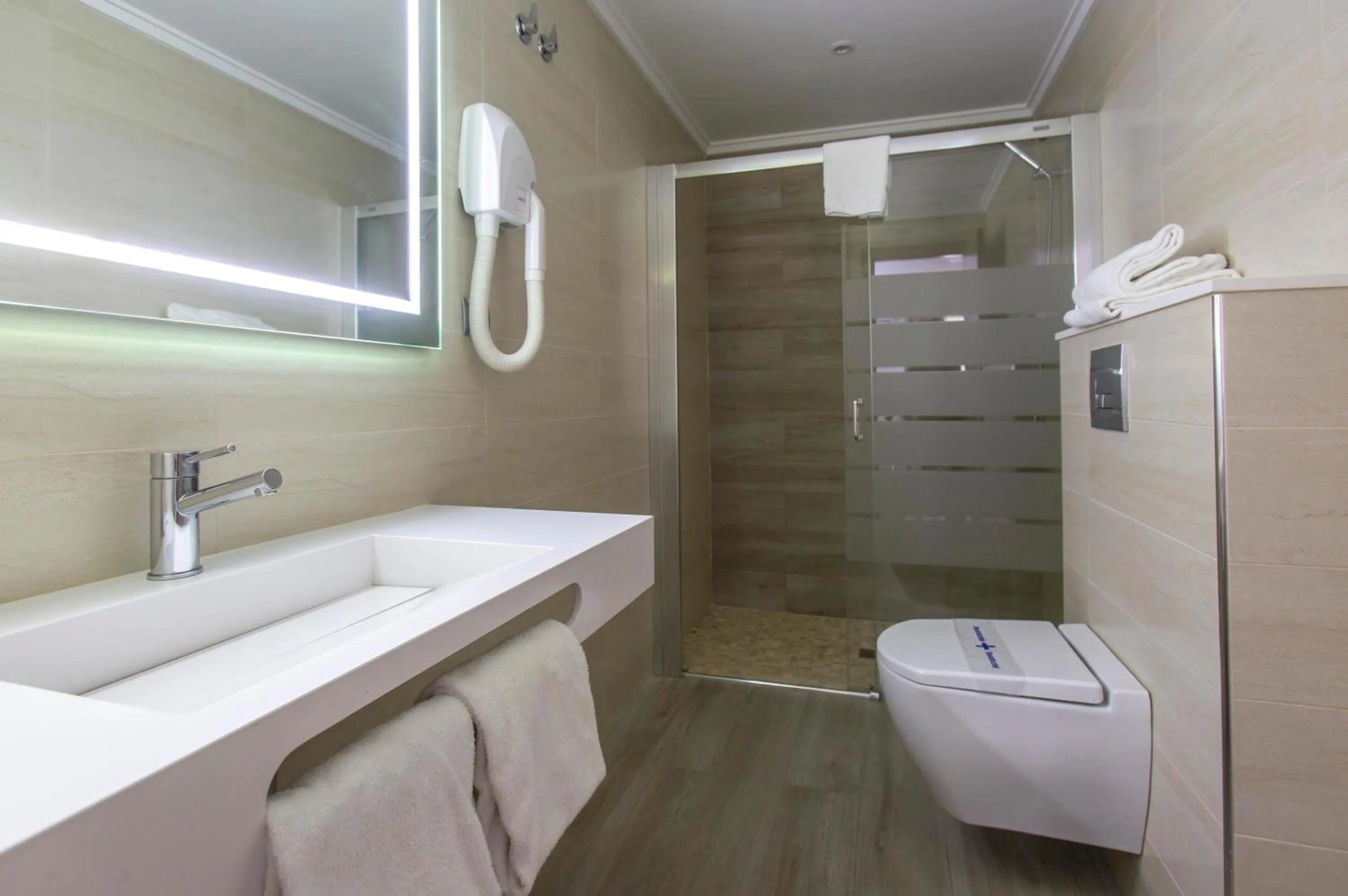 Bathroom in Hotel Olympia Ronda II