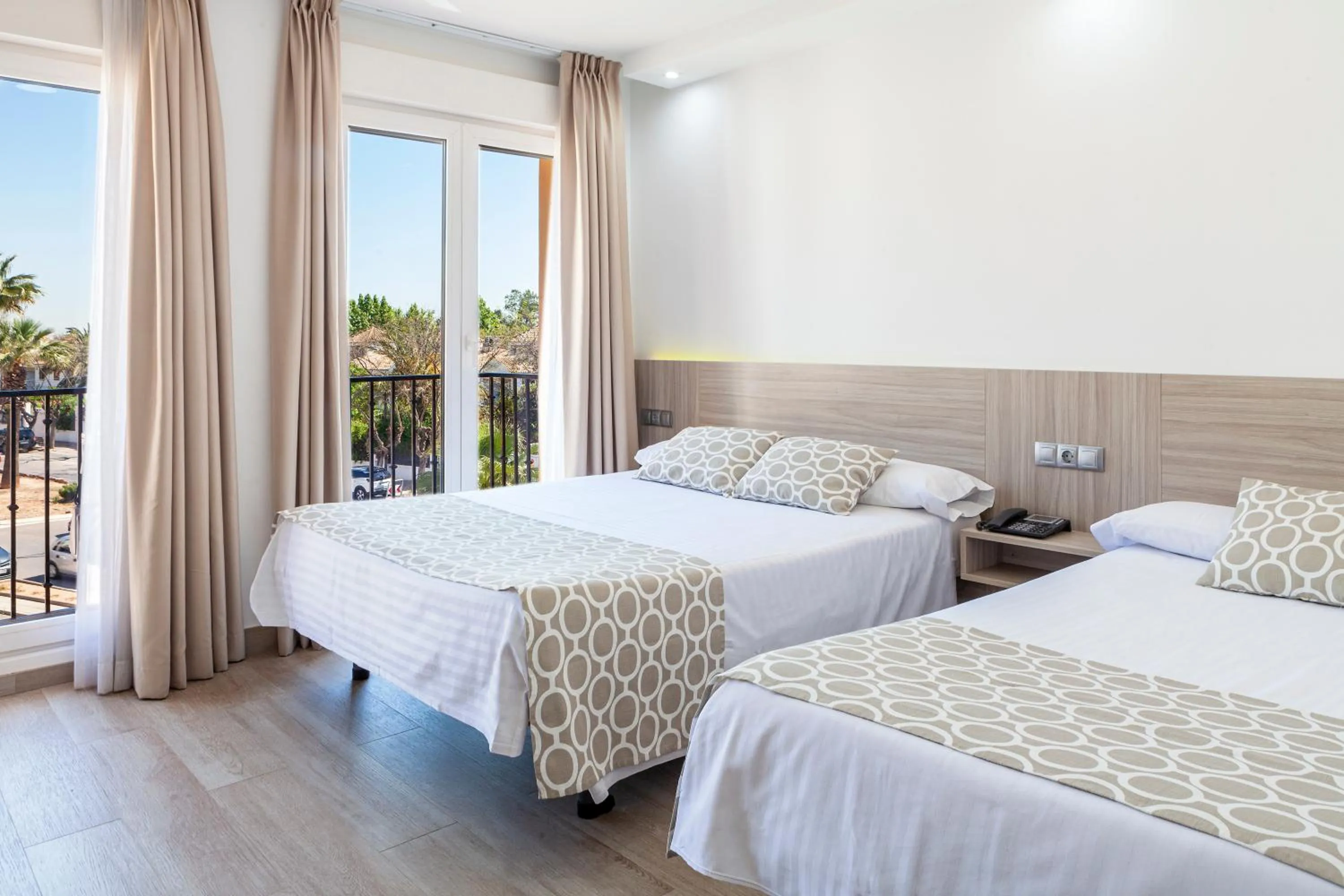 Photo of the whole room, Bed in Hotel Olympia Ronda II