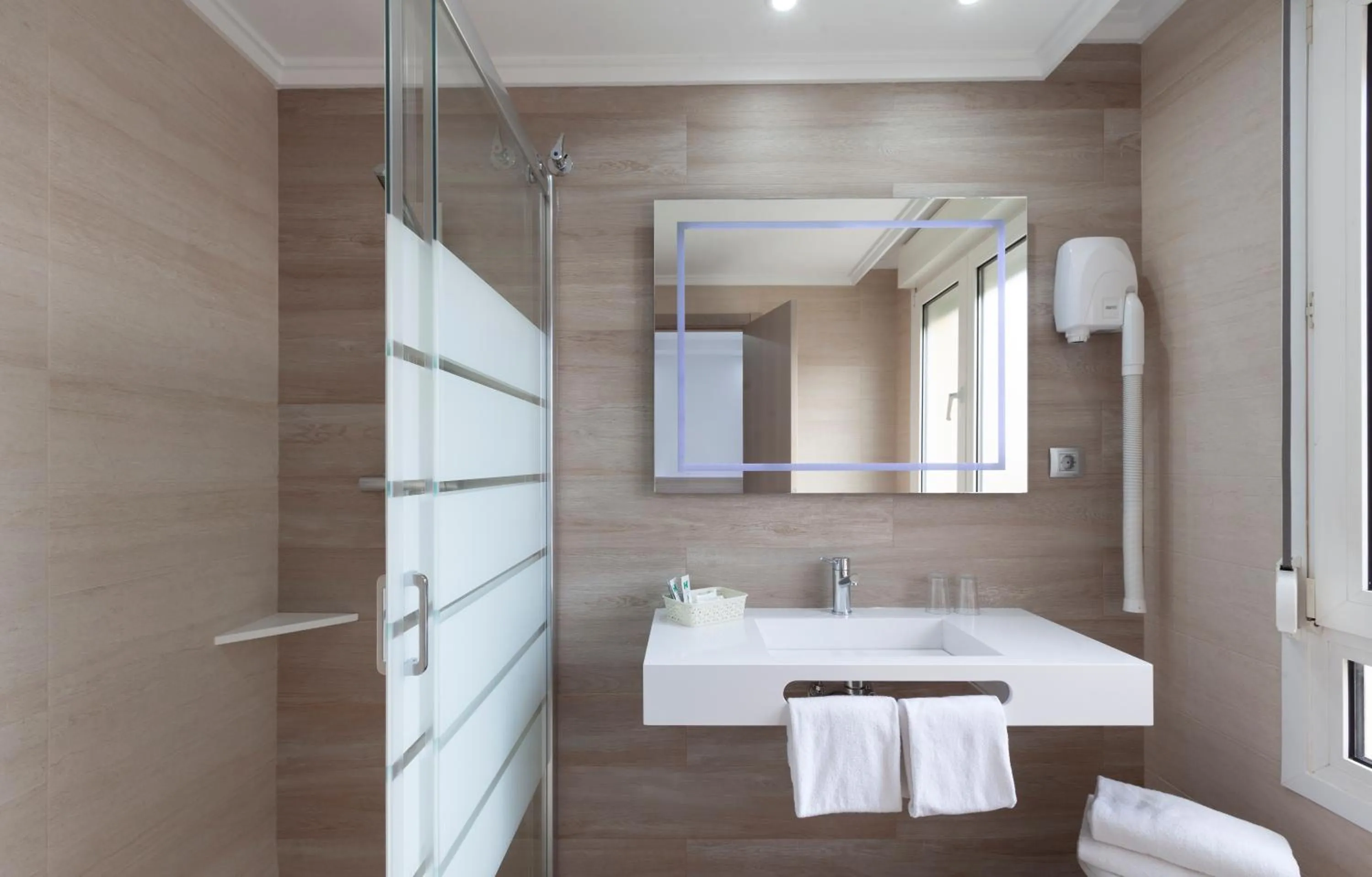 Bathroom in Hotel Olympia Ronda II