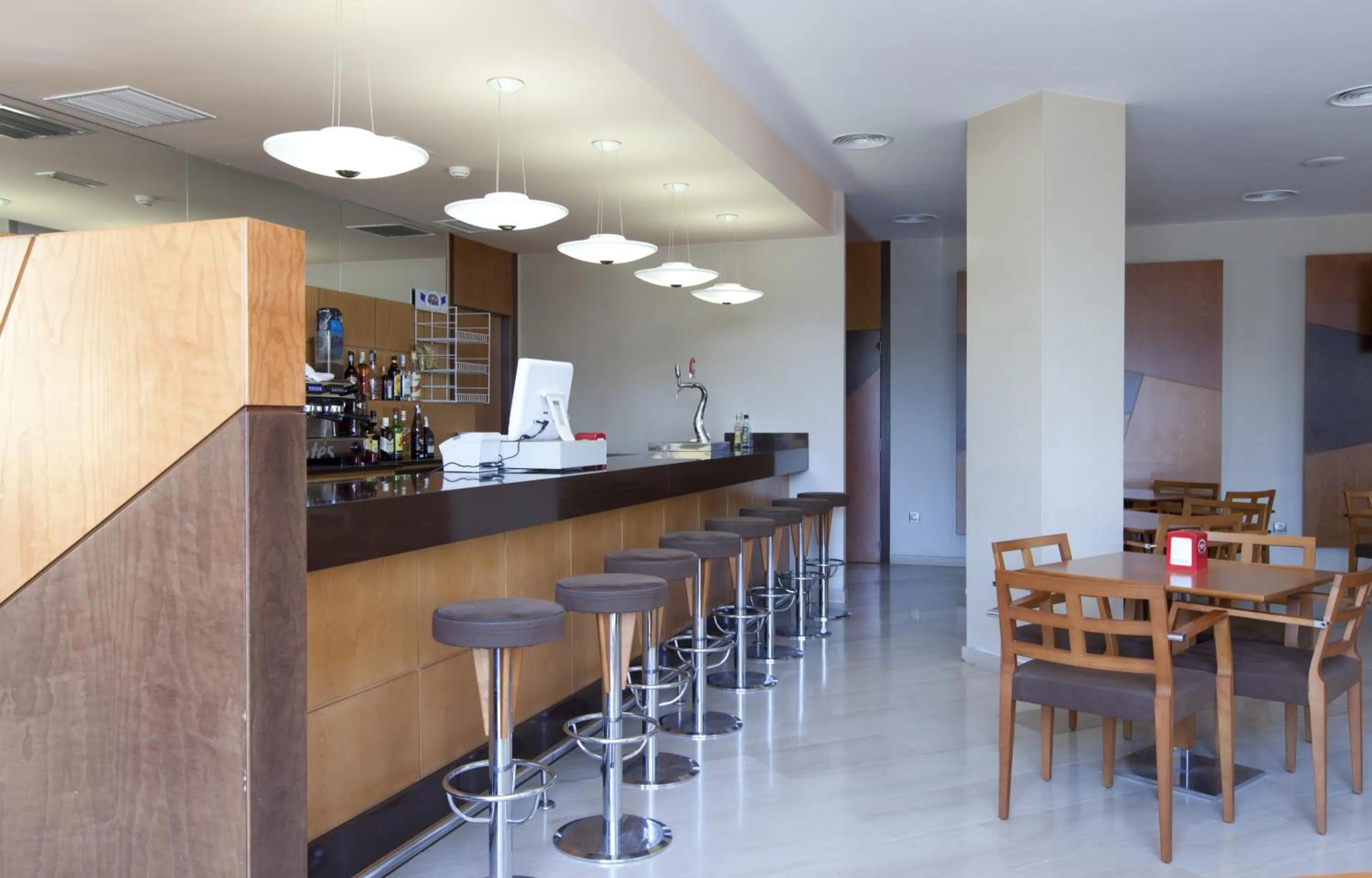 Lounge or bar in Hotel Olympia Ronda II