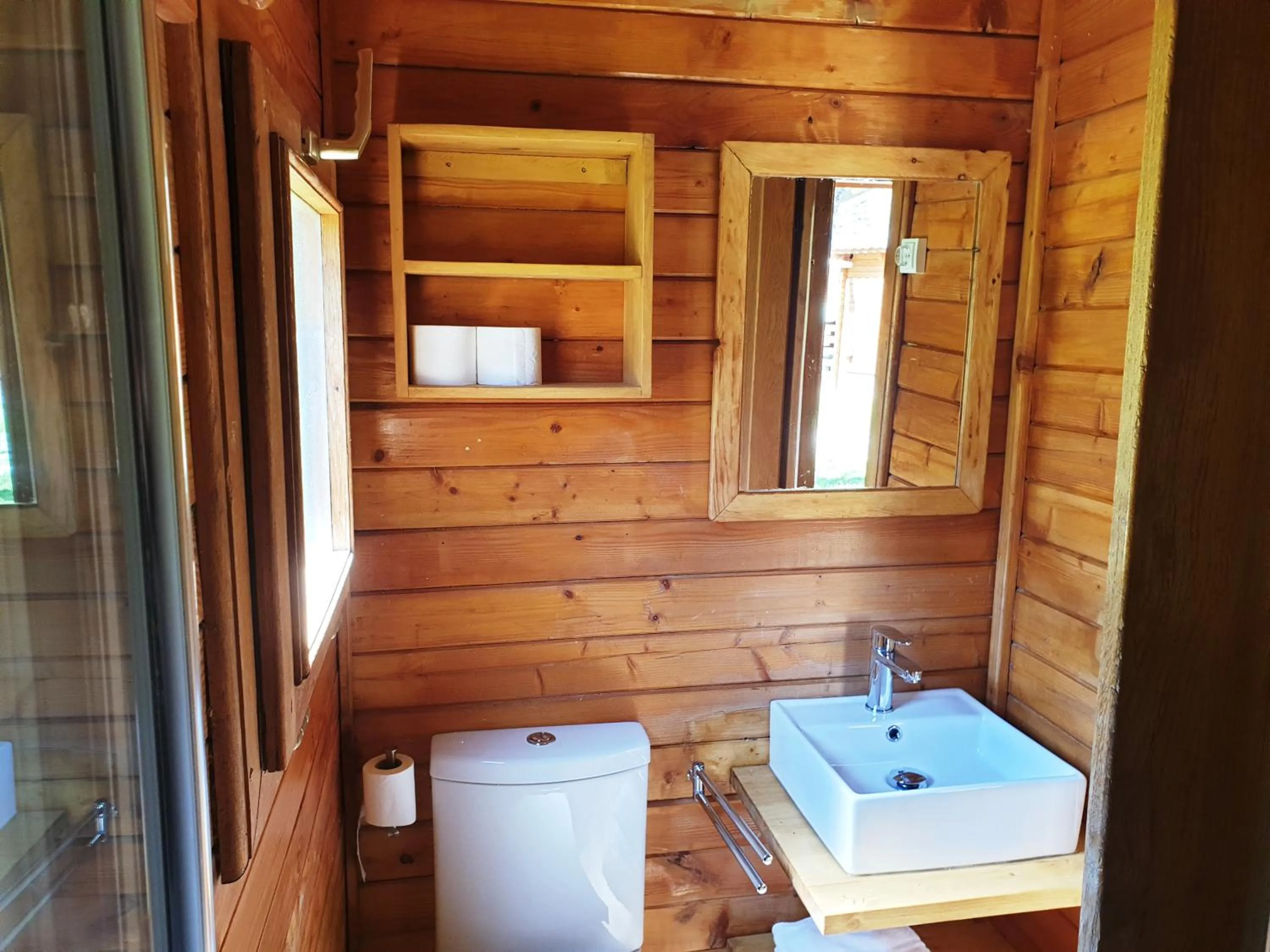 Shower in Aiguestortes Camping Resort