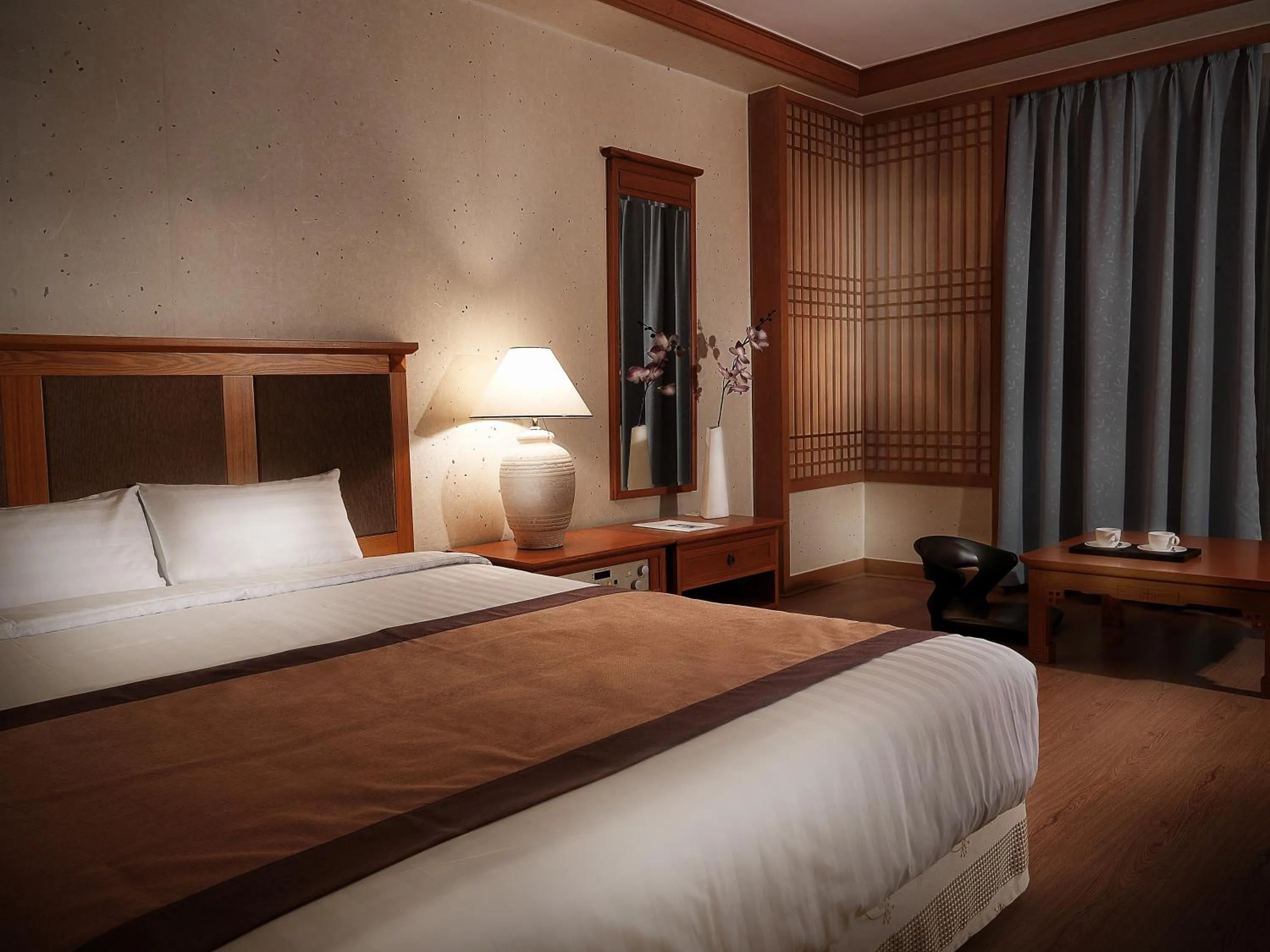 Bed in Hotel Paragon