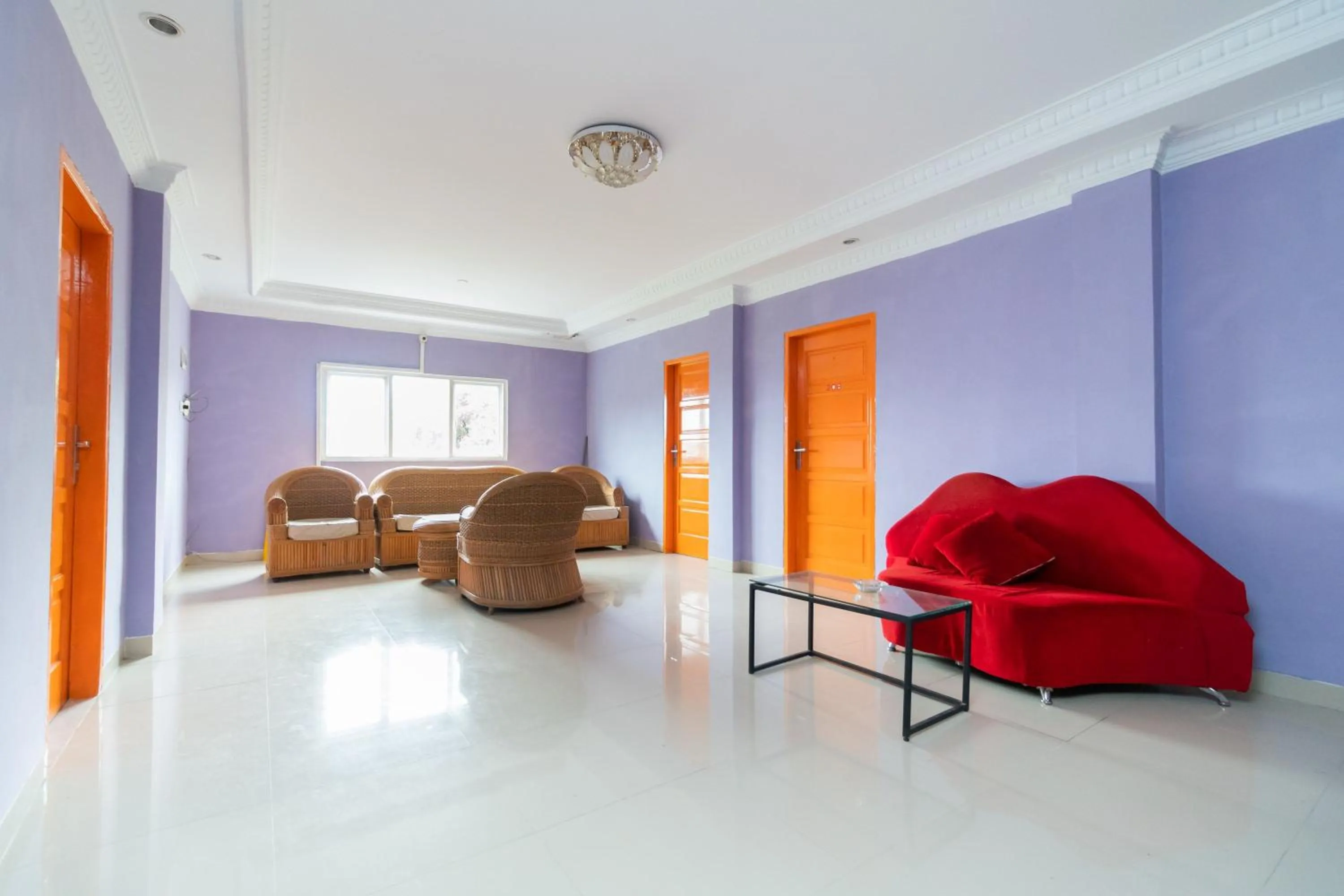 Living room in RedDoorz Syariah near Transmart Padang