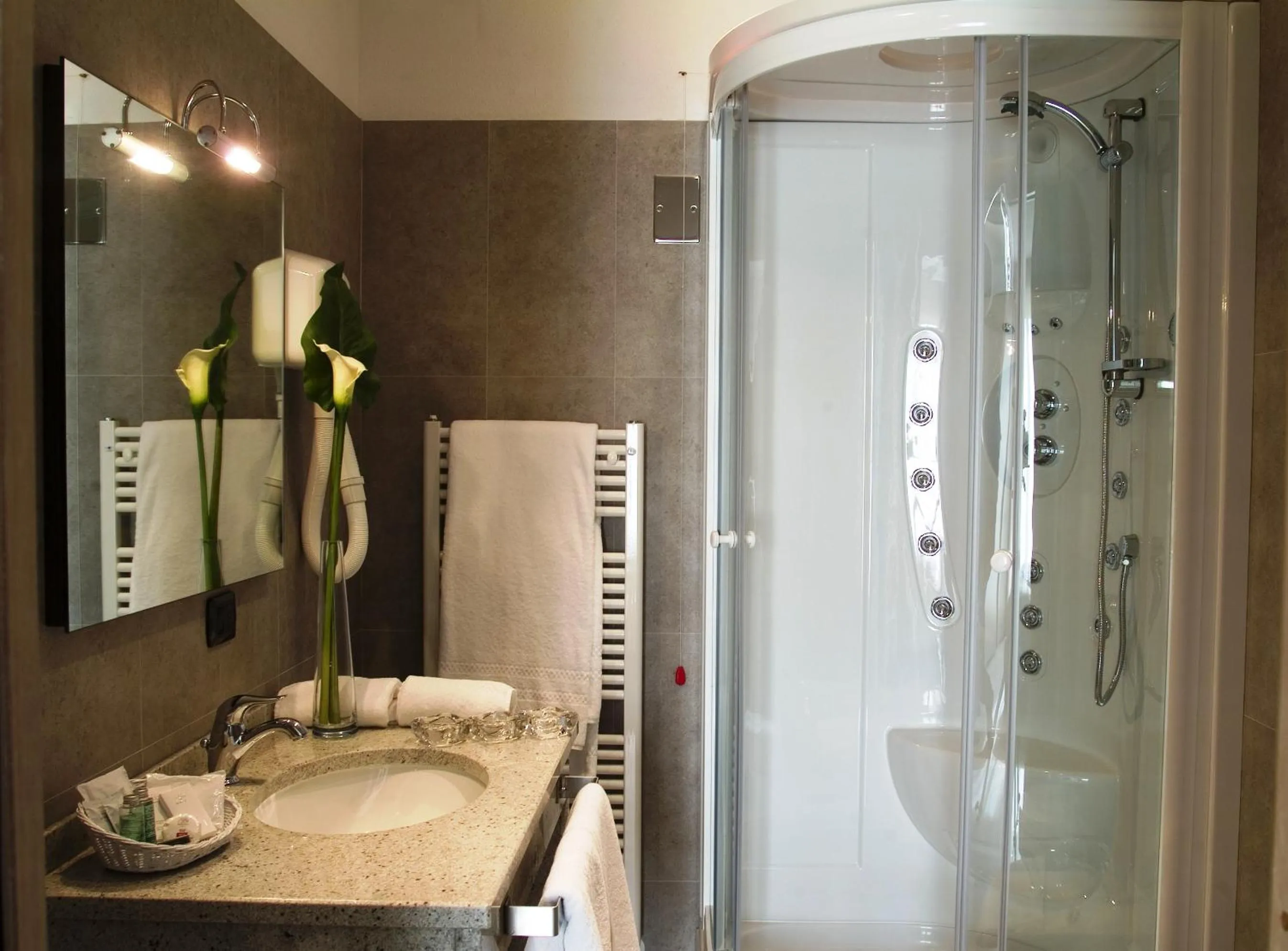 Bathroom in Hotel San Lorenzo Chiavenna