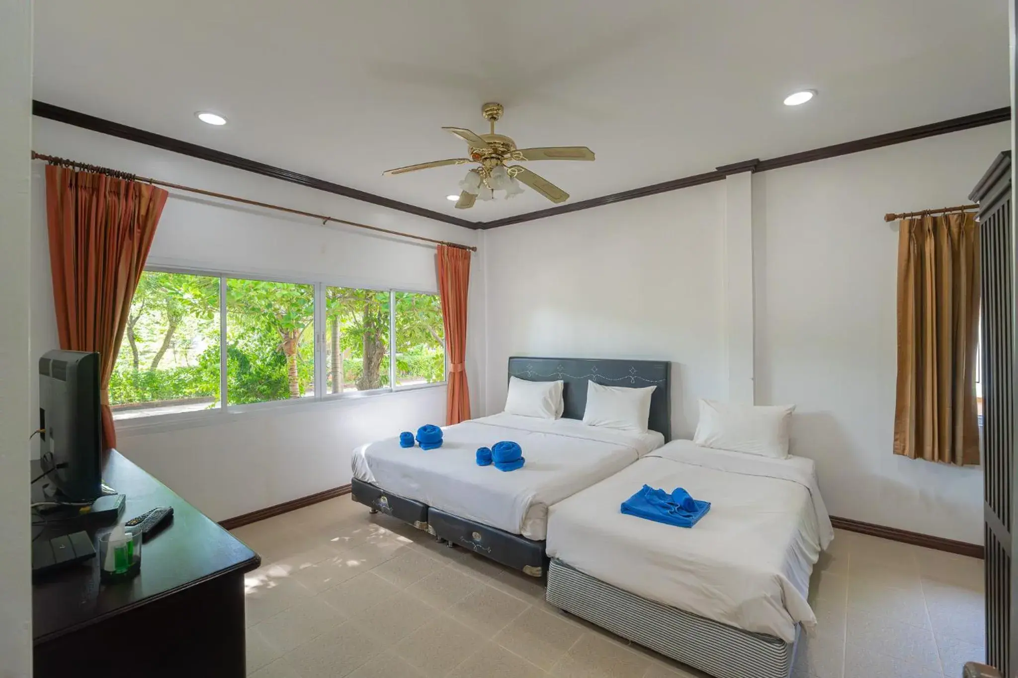 Bedroom, Bed in Baan Faa Talaychan Resort Bedroom, Bed in Baan Faa Talaychan Resort