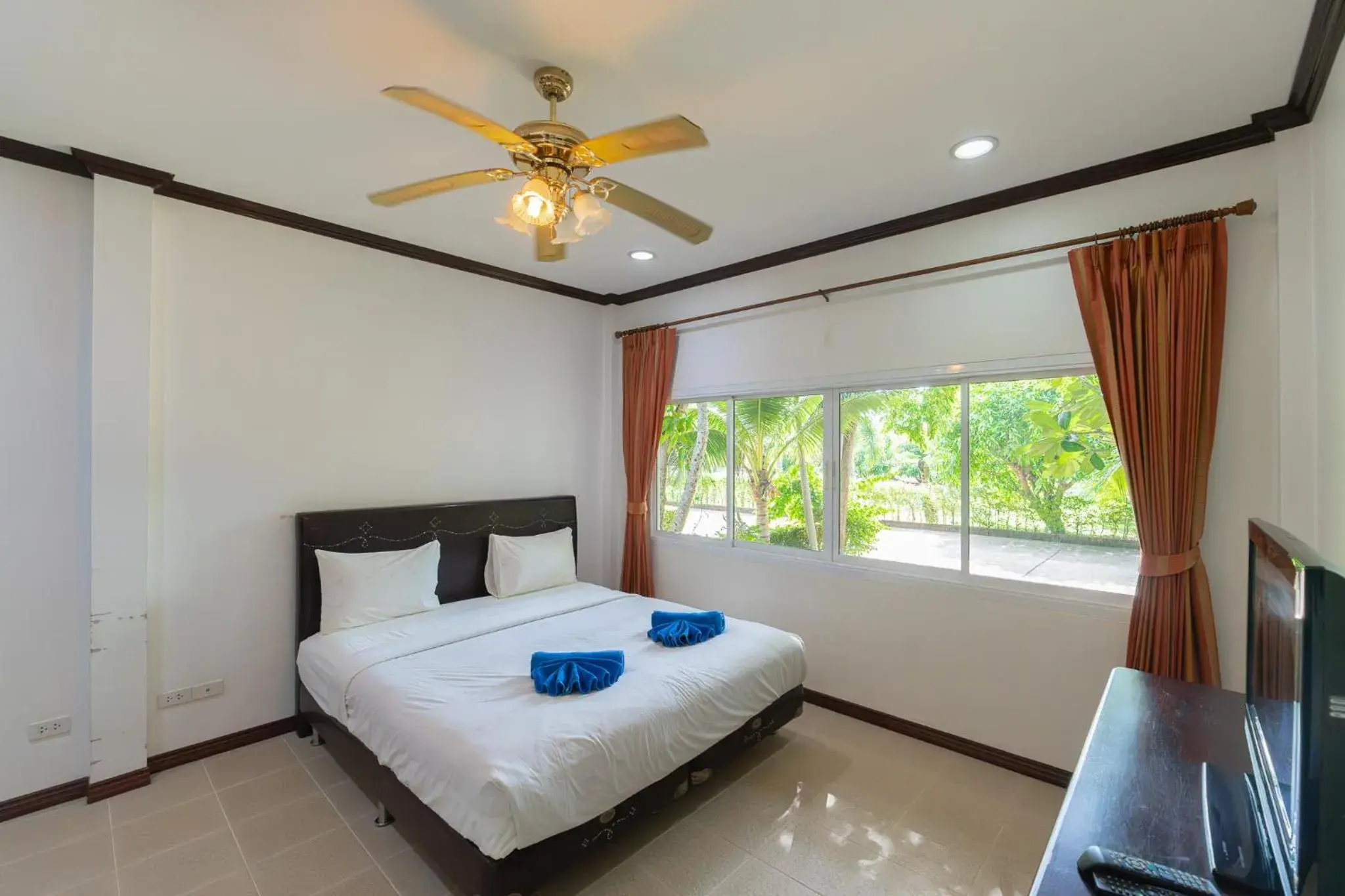 Bed in Baan Faa Talaychan Resort Bed in Baan Faa Talaychan Resort