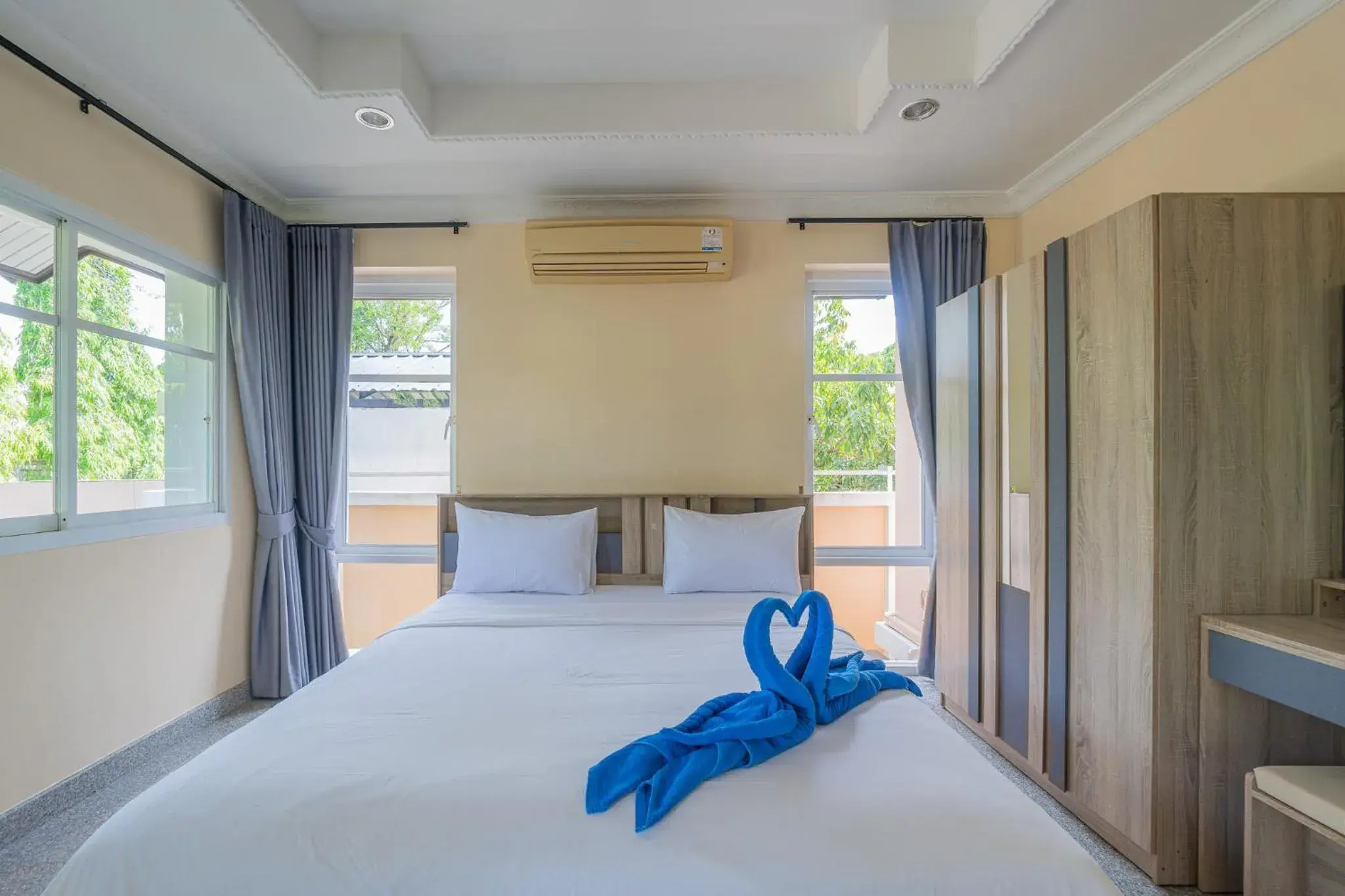 Bed in Baan Faa Talaychan Resort Bed in Baan Faa Talaychan Resort