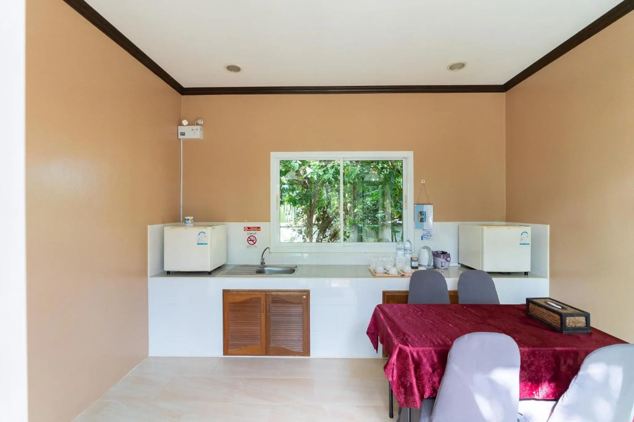 Restaurant/places to eat in Baan Faa Talaychan Resort Restaurant/places to eat in Baan Faa Talaychan Resort