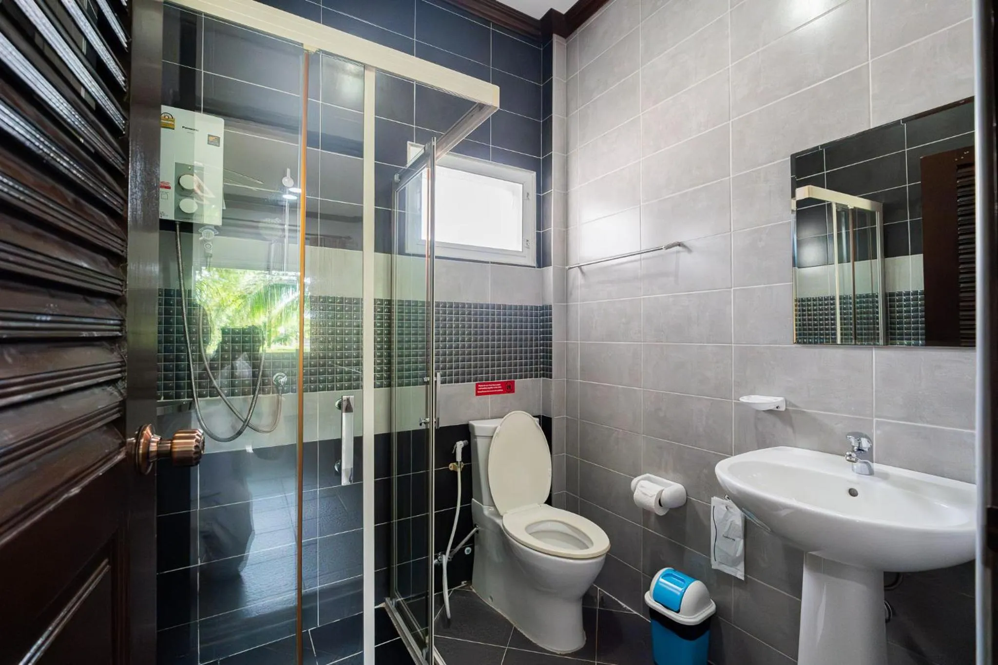 Bathroom in Baan Faa Talaychan Resort